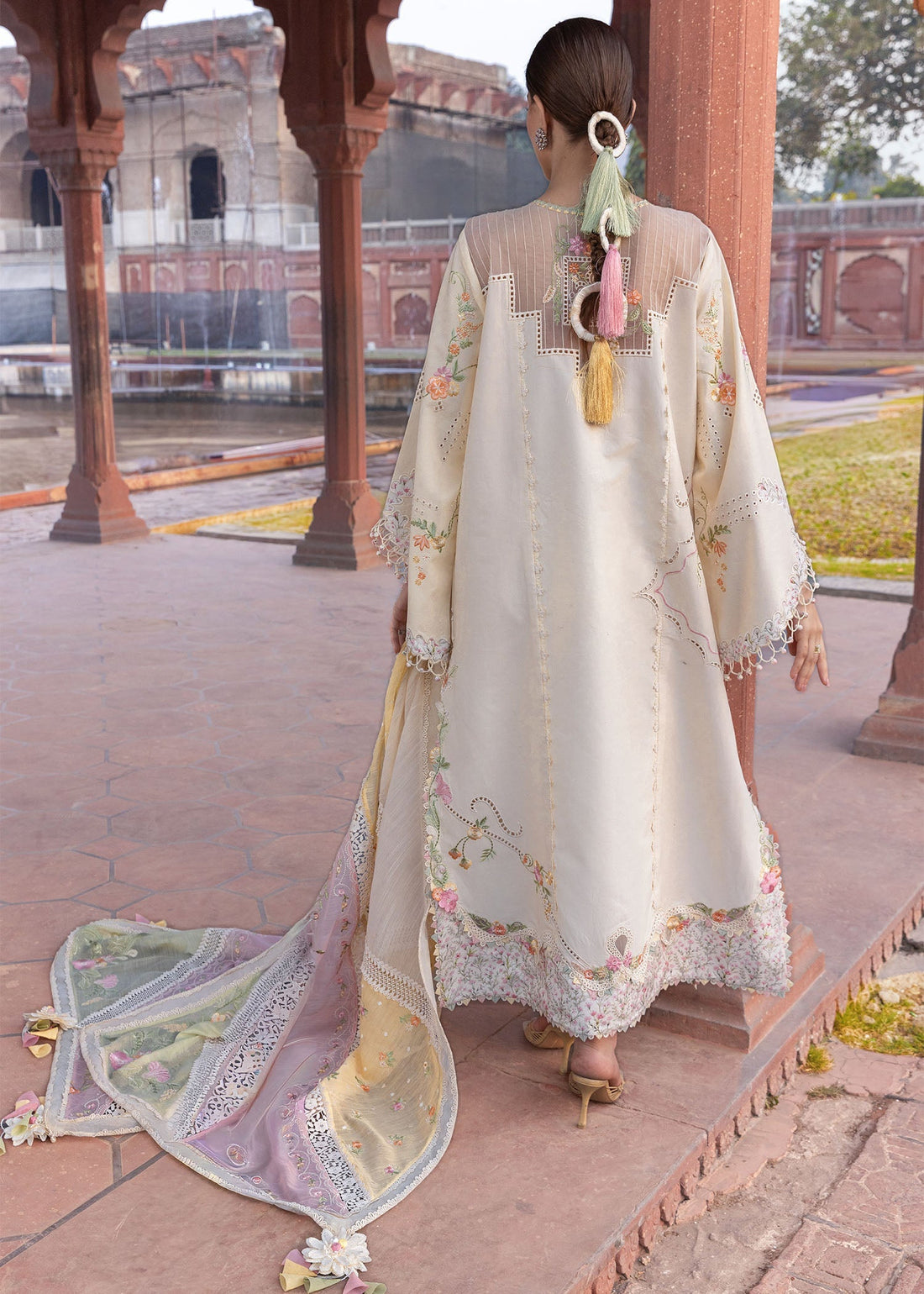Crimson | flow lawn 26 | MANIFESTED MEADOWS - D7A