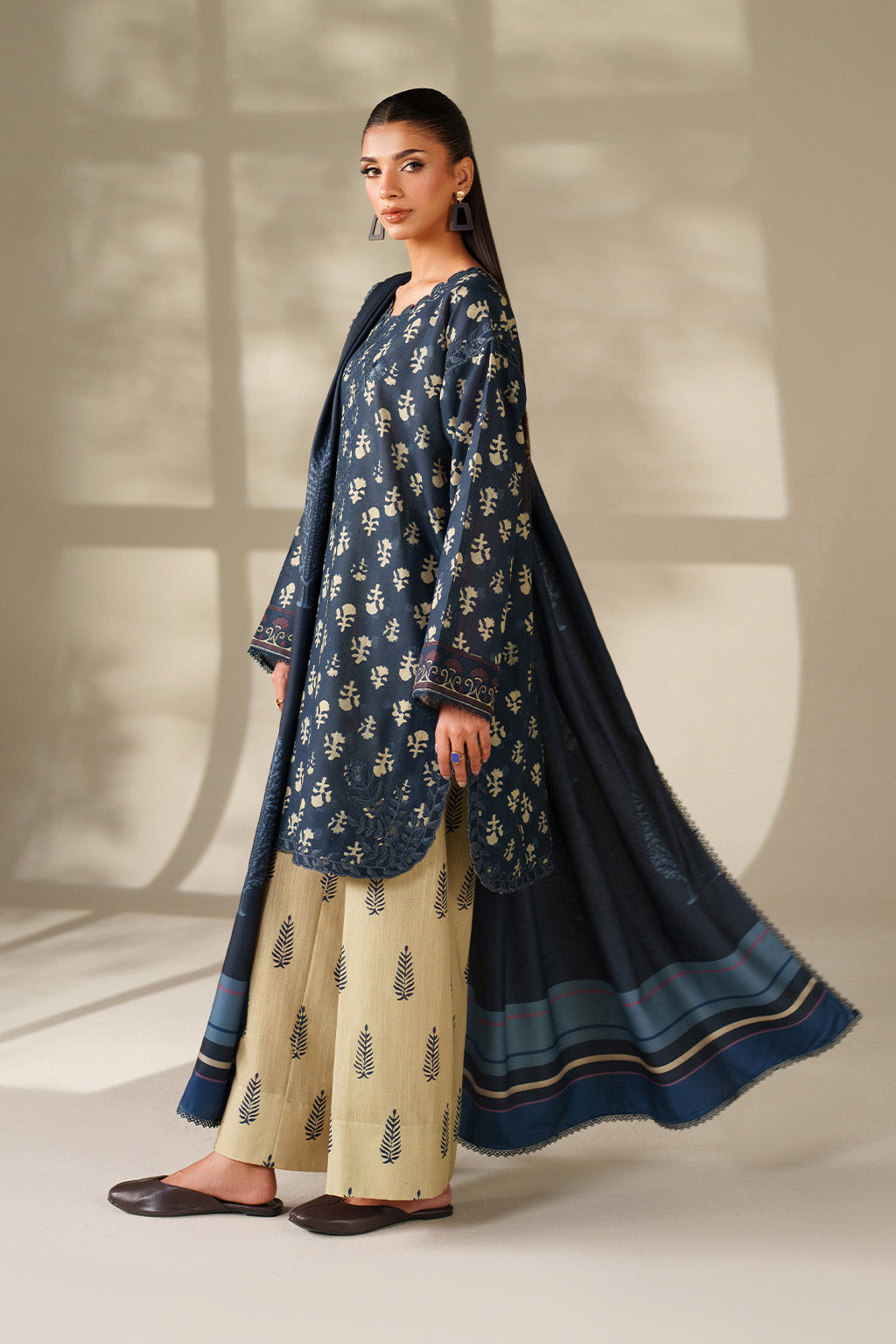 Iznik | Winter Chapter 25 | UE-560 Printed Khaddar - Official Iznik stockist in UK - Sakeena London