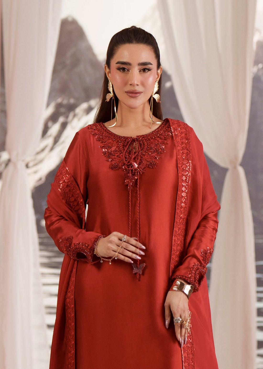 Mehak Yaqoob | Enchante Luxe Edit | Rosin
