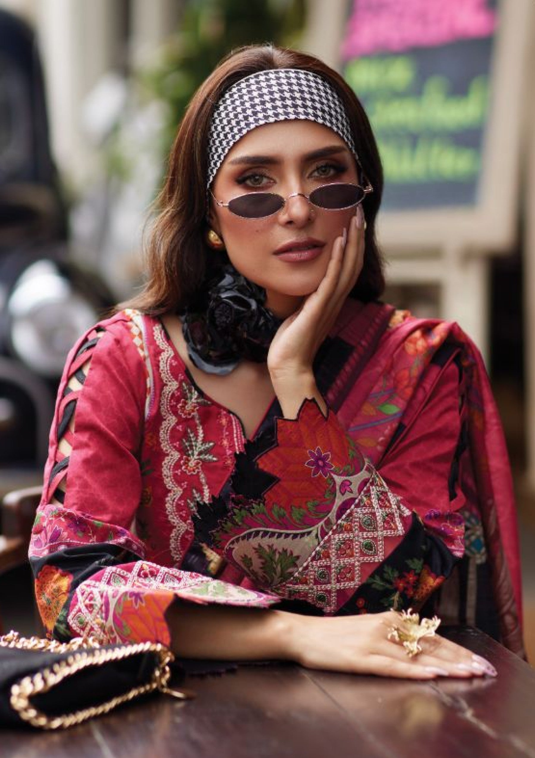 Lawn - Gulaal - Volume I - GVL25#11 - Amelia