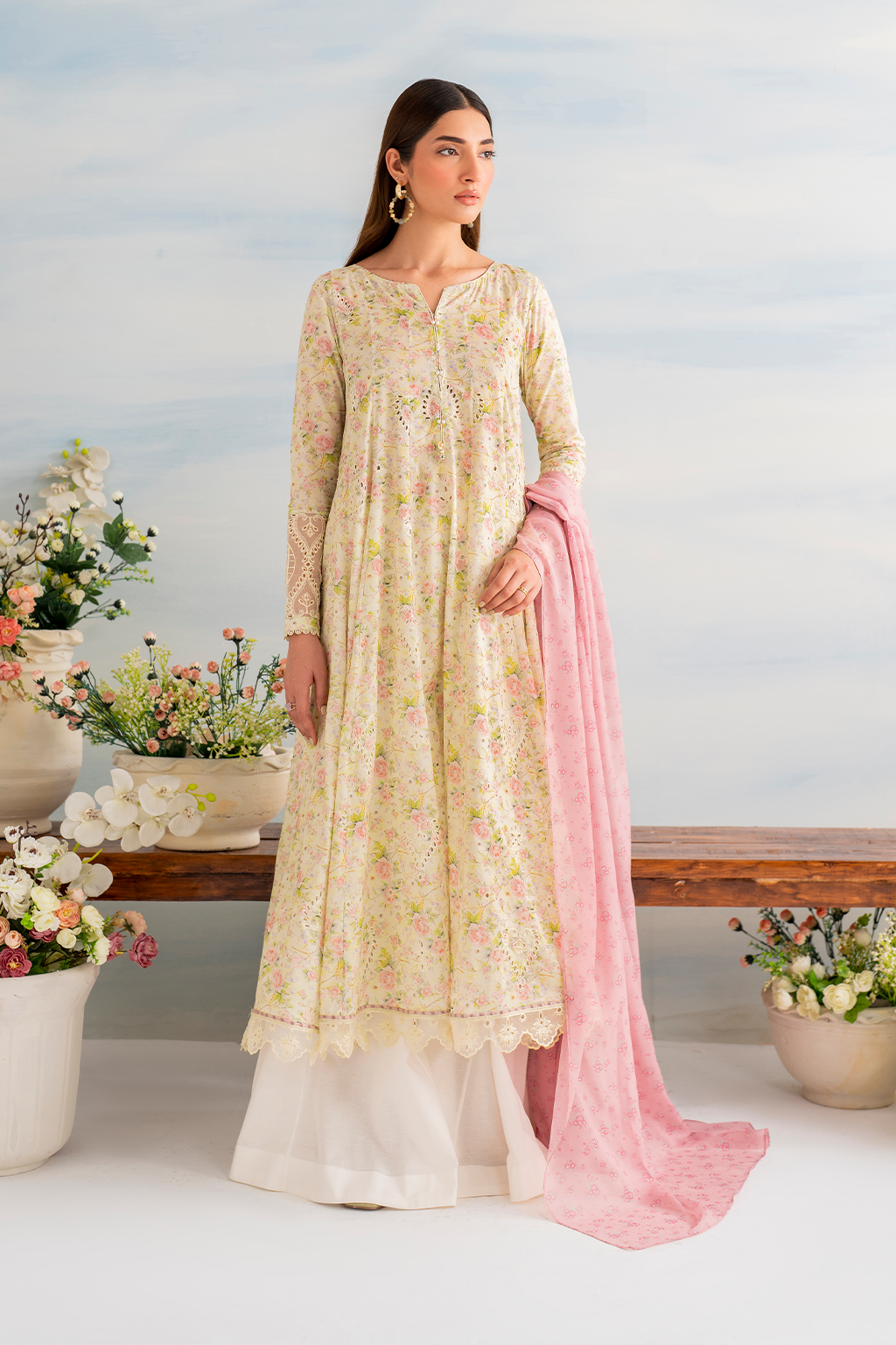 Iznik | Guzel lawn 24 | IGL-07 - Official Iznik stockist in UK - Sakeena London