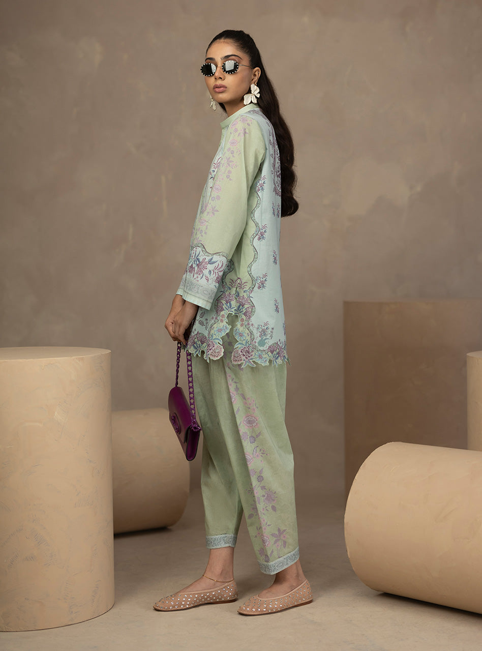 Zainab Chottani | Zahra Spring Edit 26 | Evie