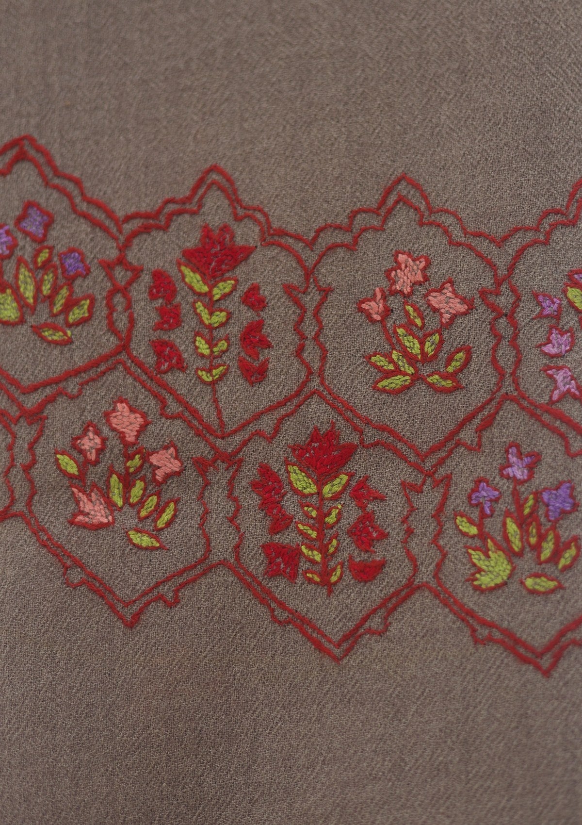 Wool Needle Work Shawl D - 59 - MOUSE