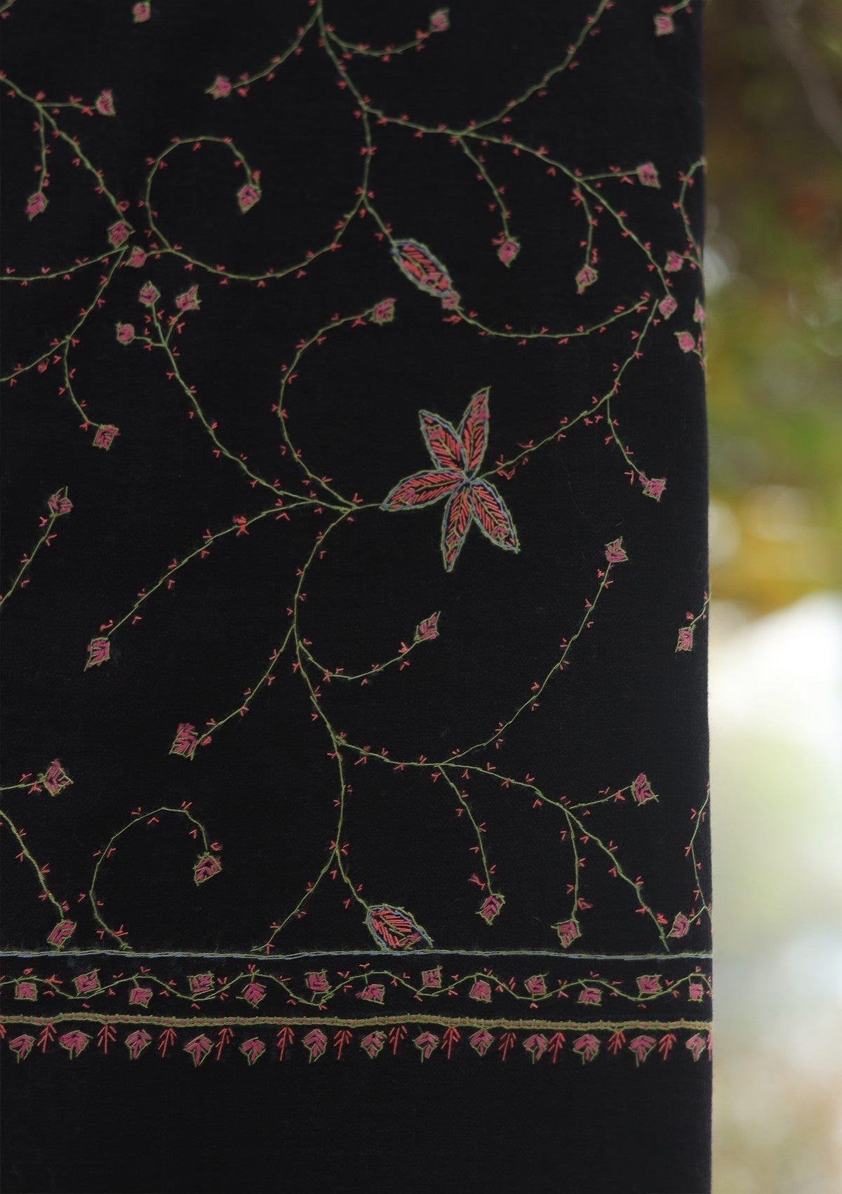 Wool Needle Work Shawl D - 70J - BLACK