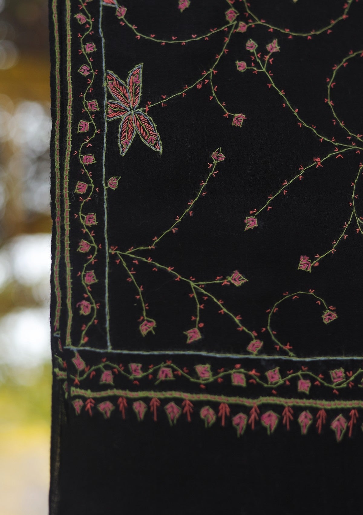 Wool Needle Work Shawl D - 70J - BLACK