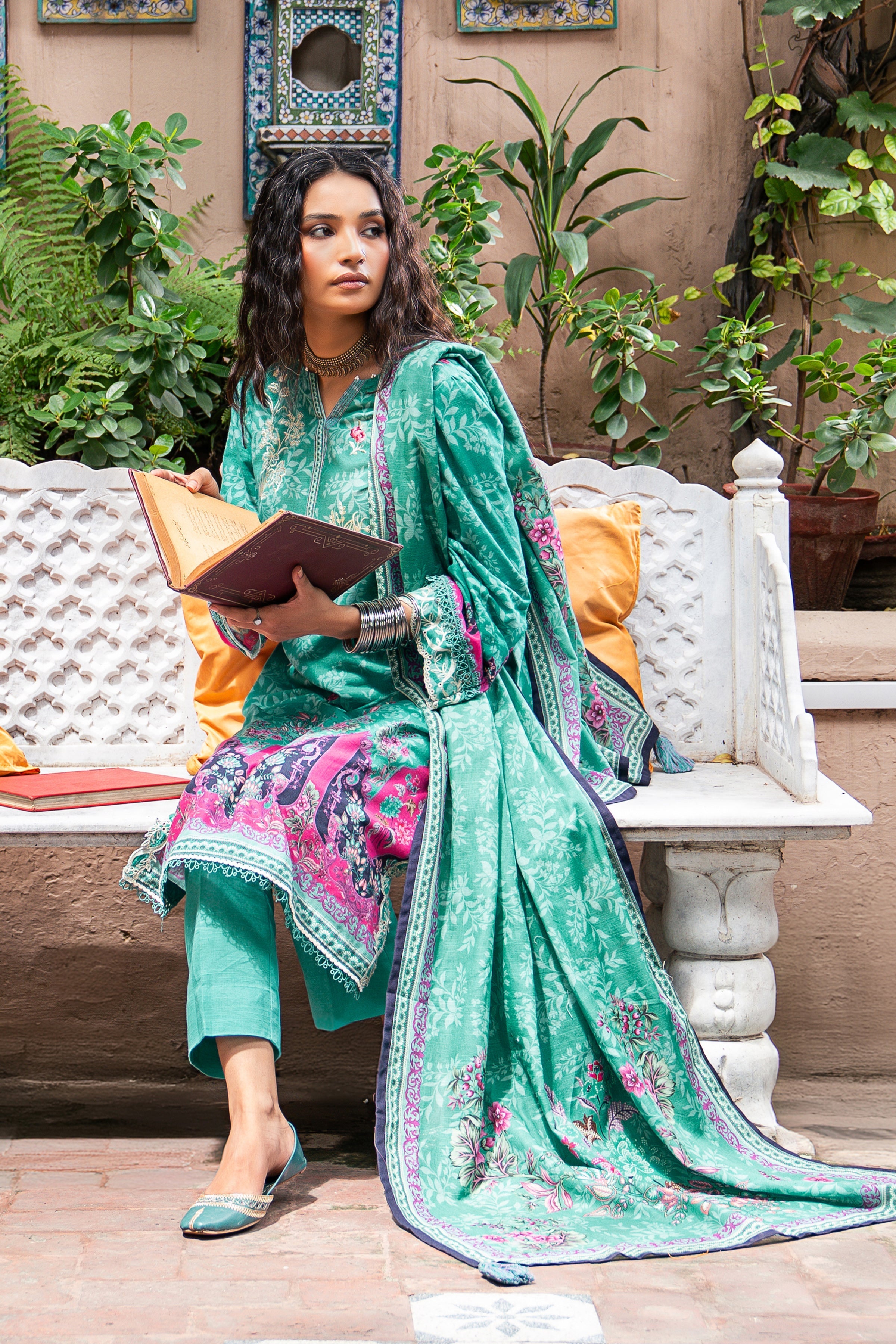 LSM | Winter Marina 24 | AR-0053 - Official LSM stockist in UK - Sakeena London