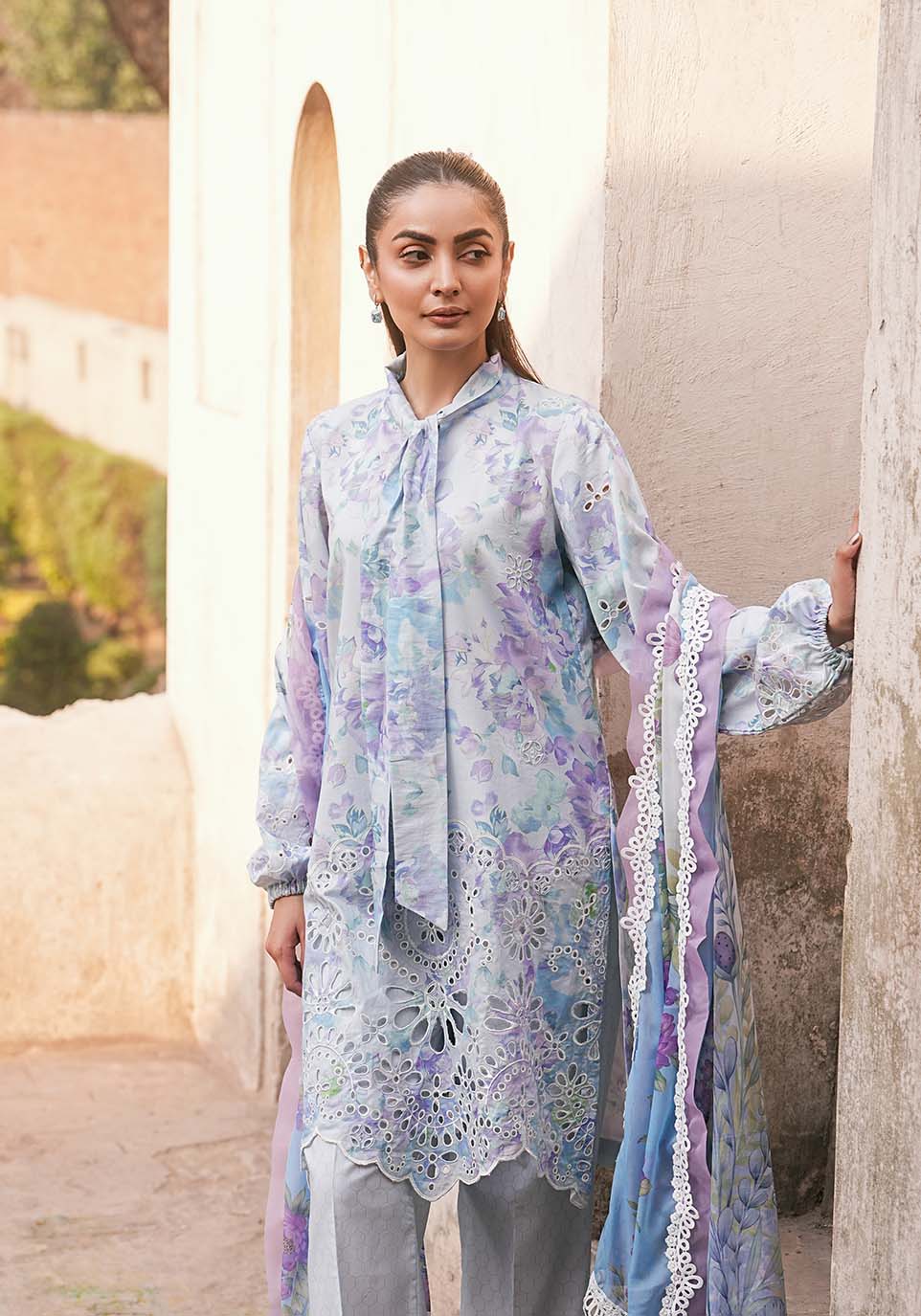 Zarqash | Luxe Lawn 26 | ZQL0010
