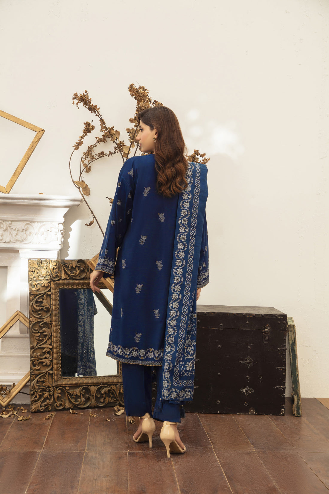 LSM | Winter Marina 25 | 0009-B - Official LSM stockist in UK - Sakeena London