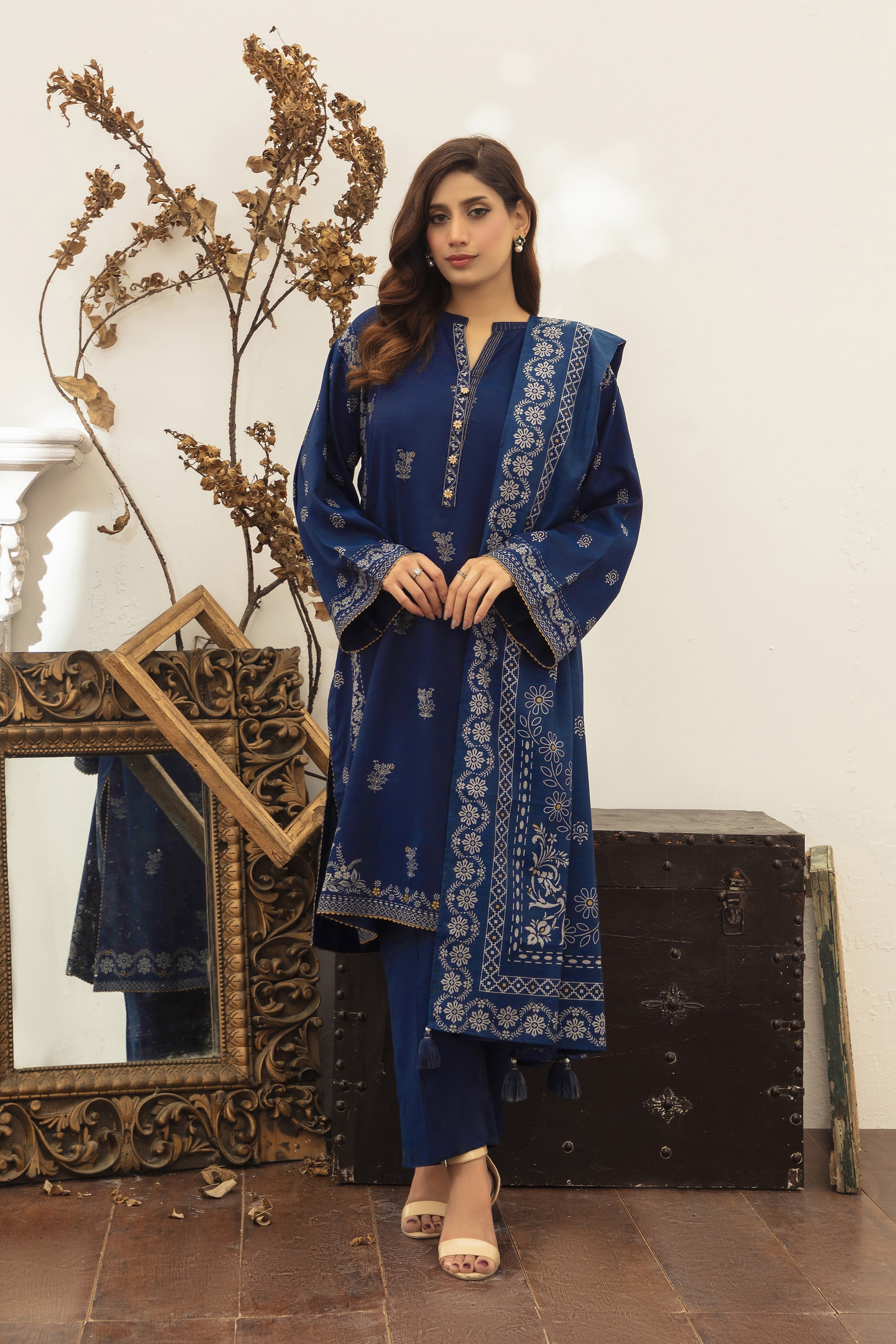 LSM | Winter Marina 25 | 0009-B - Official LSM stockist in UK - Sakeena London