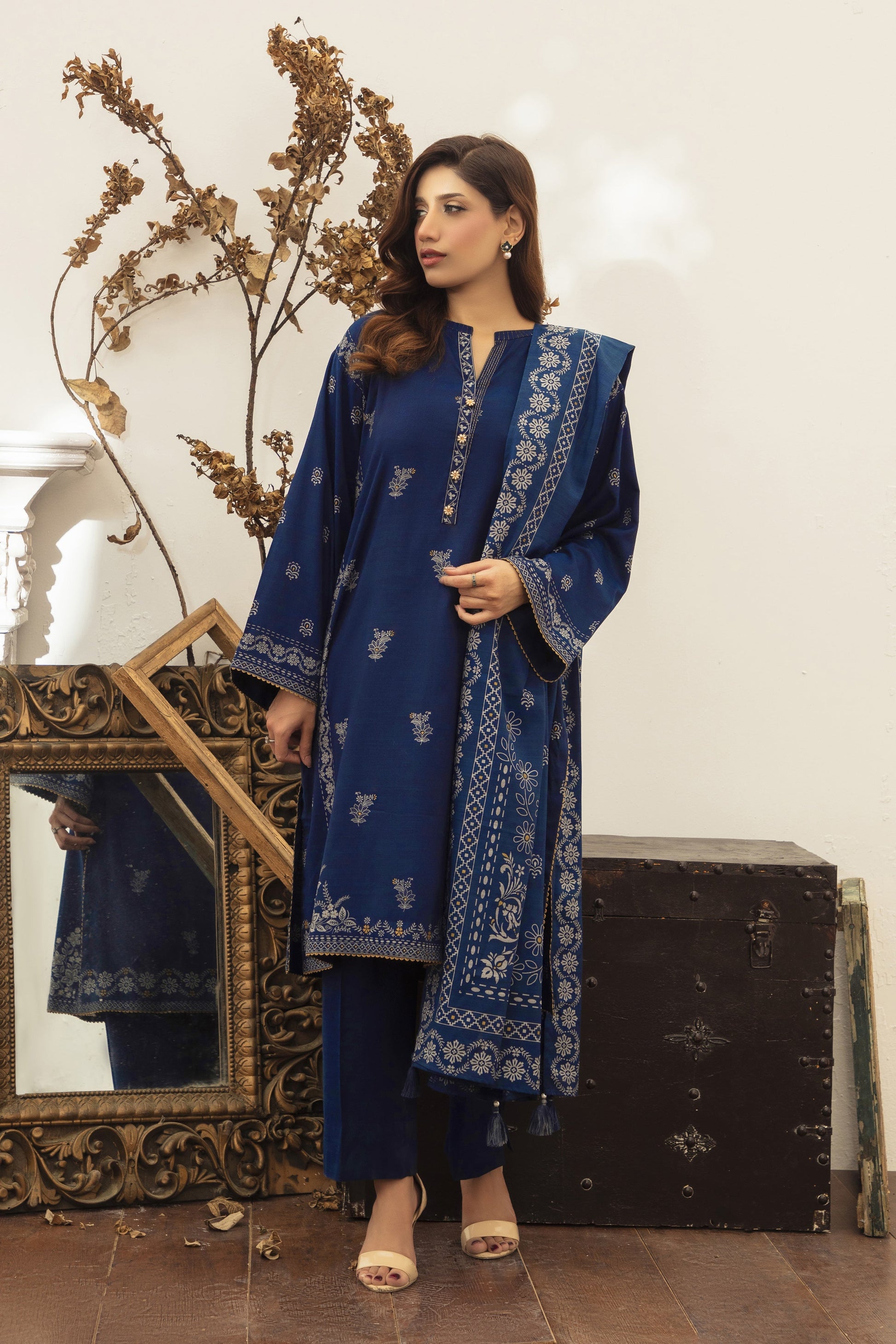LSM | Winter Marina 25 | 0009-B - Official LSM stockist in UK - Sakeena London