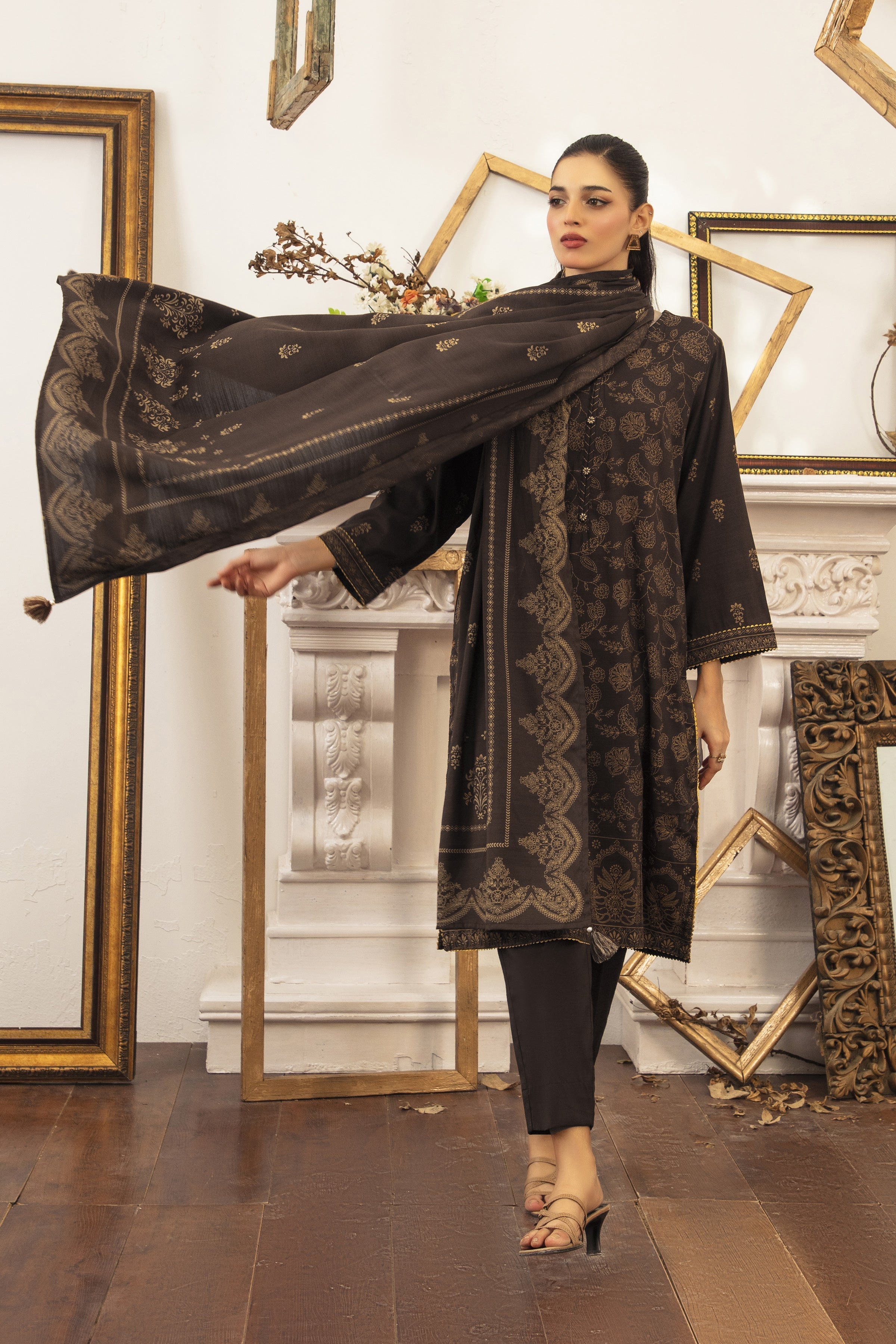 LSM | Winter Marina 25 | 0006-A - Official LSM stockist in UK - Sakeena London