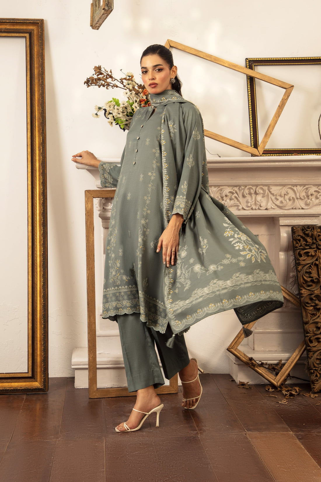 LSM | Winter Marina 25 | 0259-C - Official LSM stockist in UK - Sakeena London