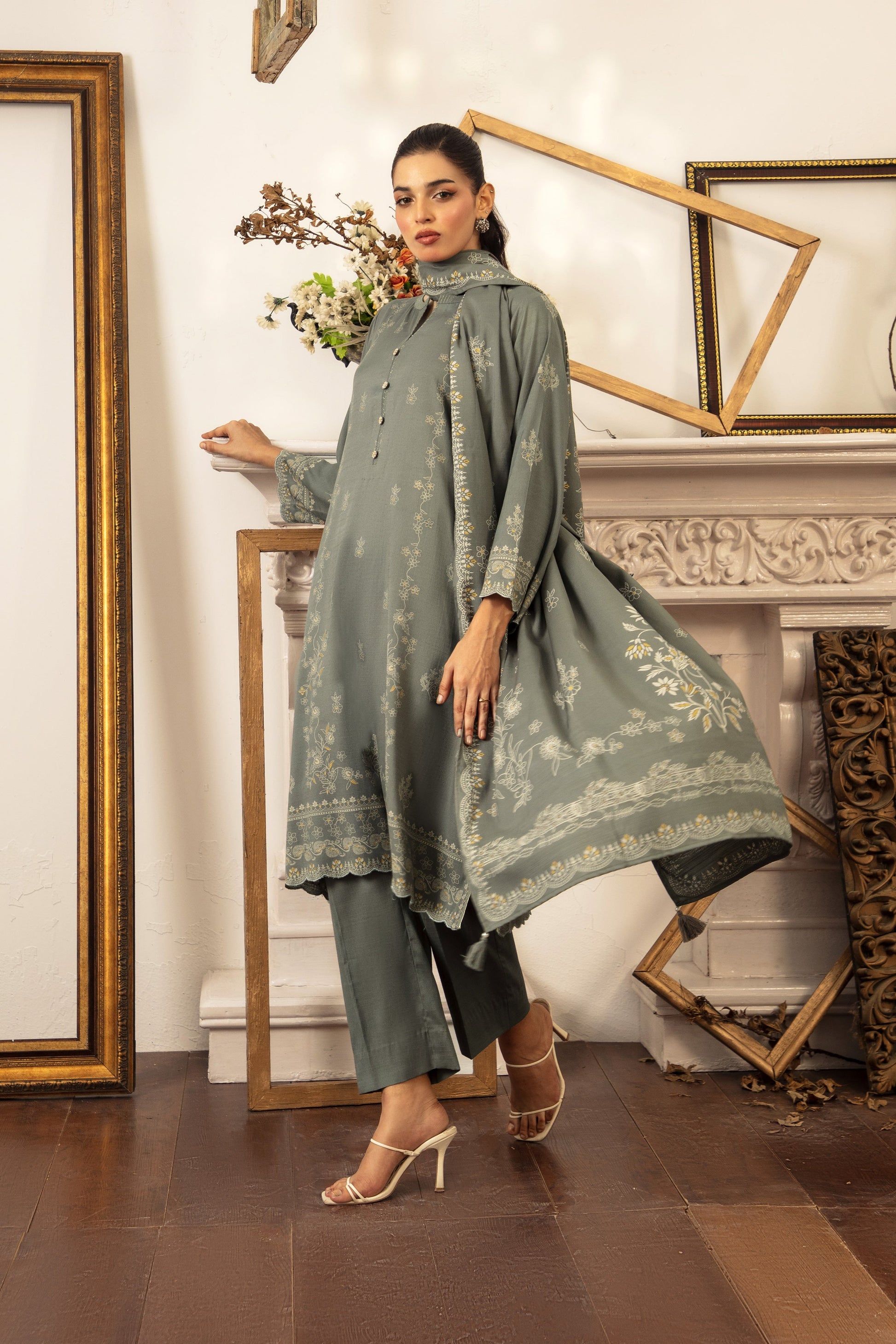 LSM | Winter Marina 25 | 0259-C - Official LSM stockist in UK - Sakeena London