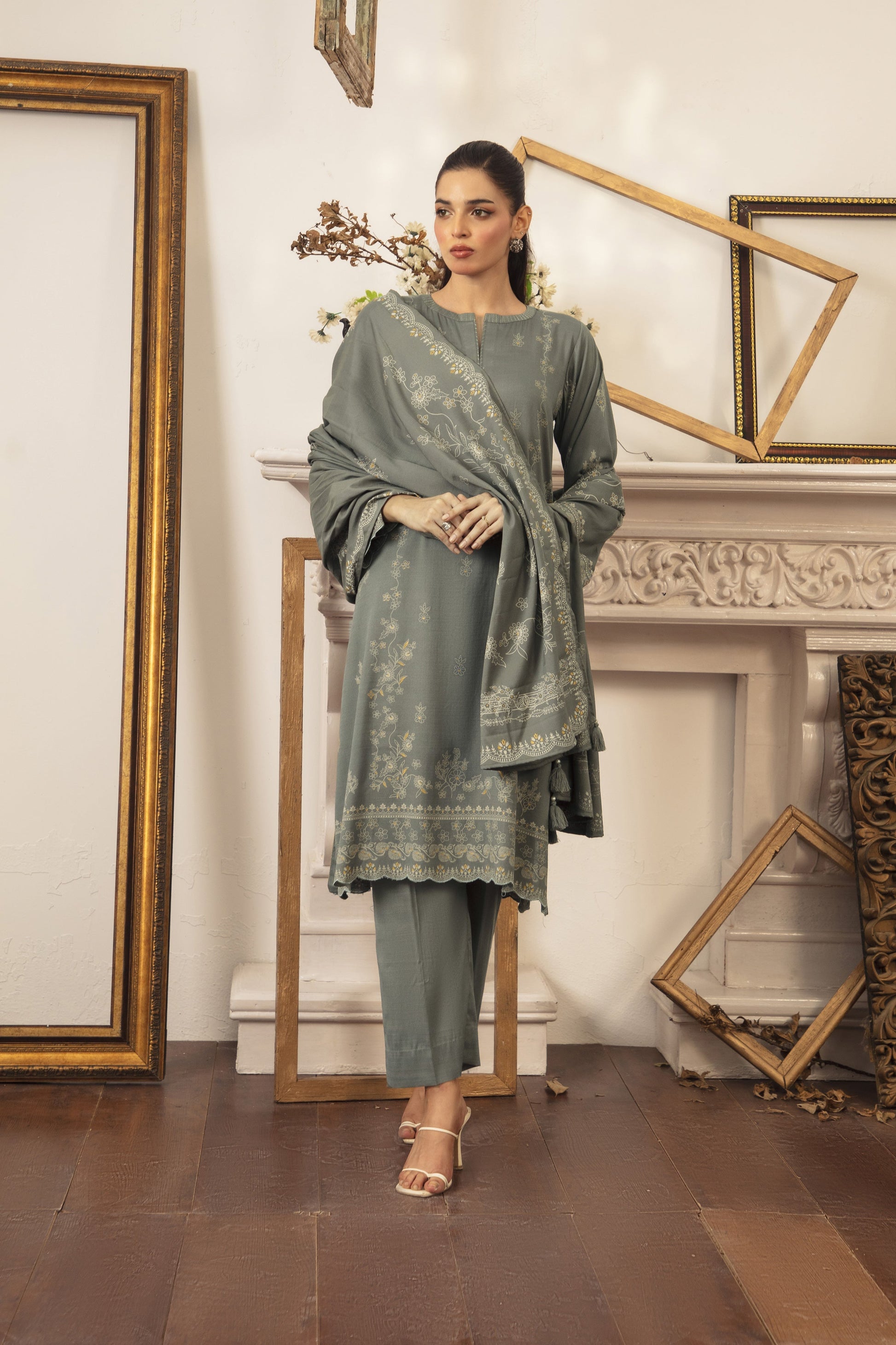 LSM | Winter Marina 25 | 0259-C - Official LSM stockist in UK - Sakeena London