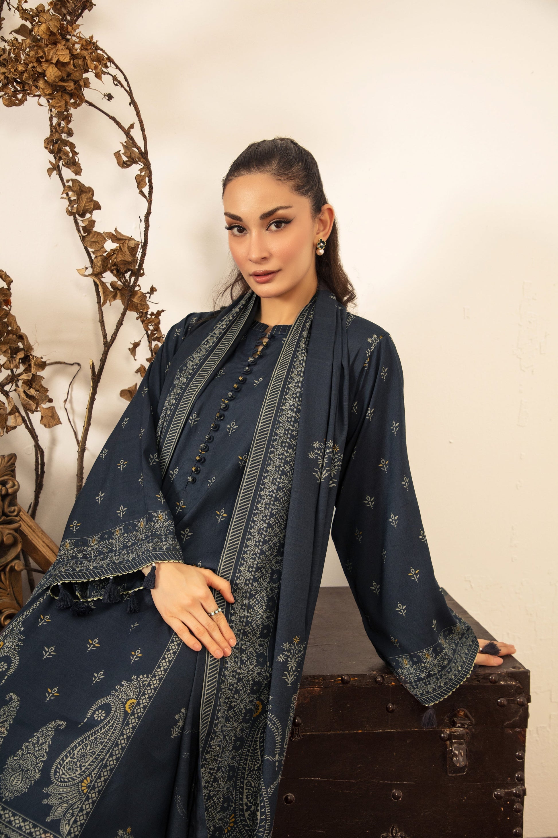 LSM | Winter Marina 25 | 0007-C - Official LSM stockist in UK - Sakeena London