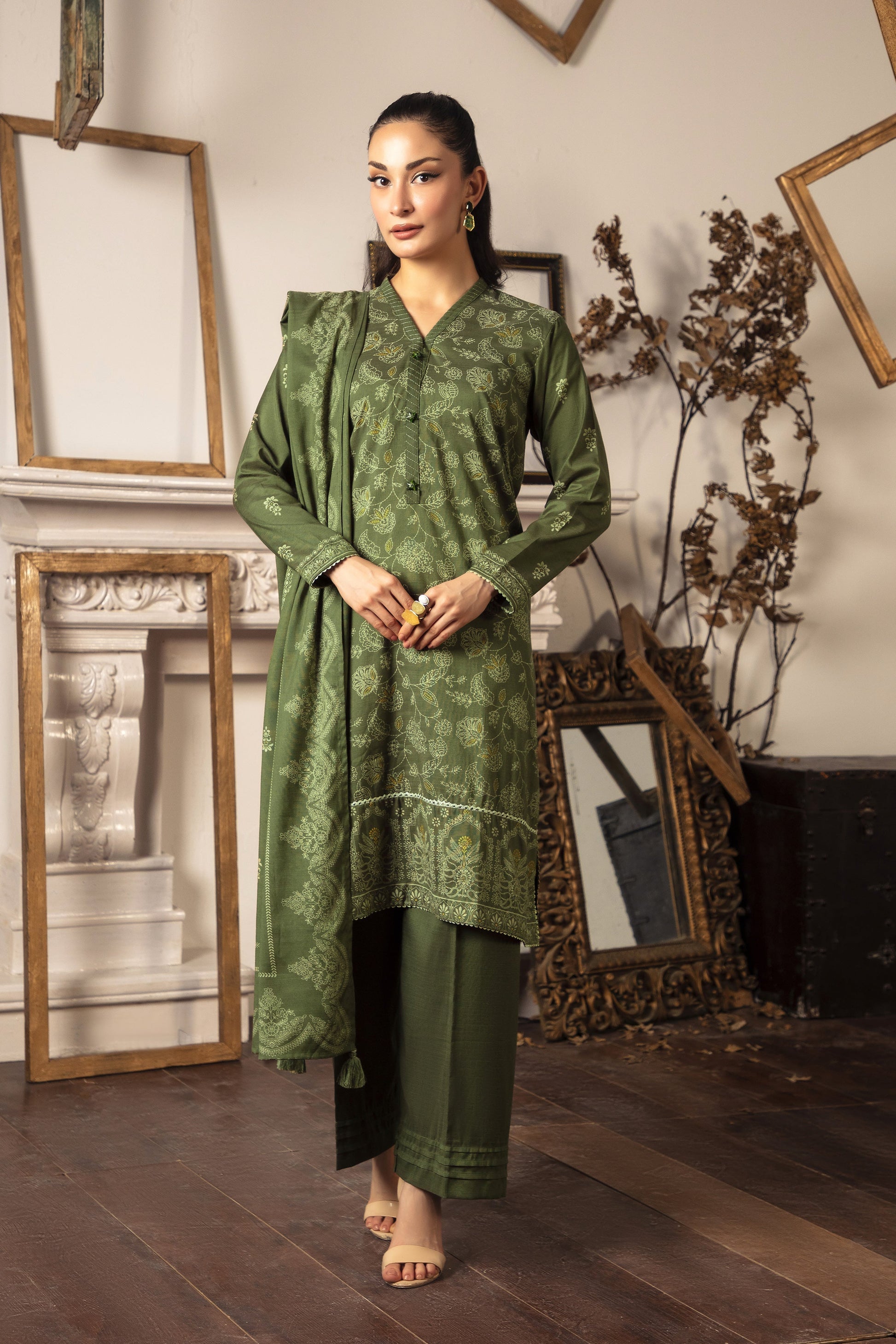 LSM | Winter Marina 25 | 0006-C - Official LSM stockist in UK - Sakeena London