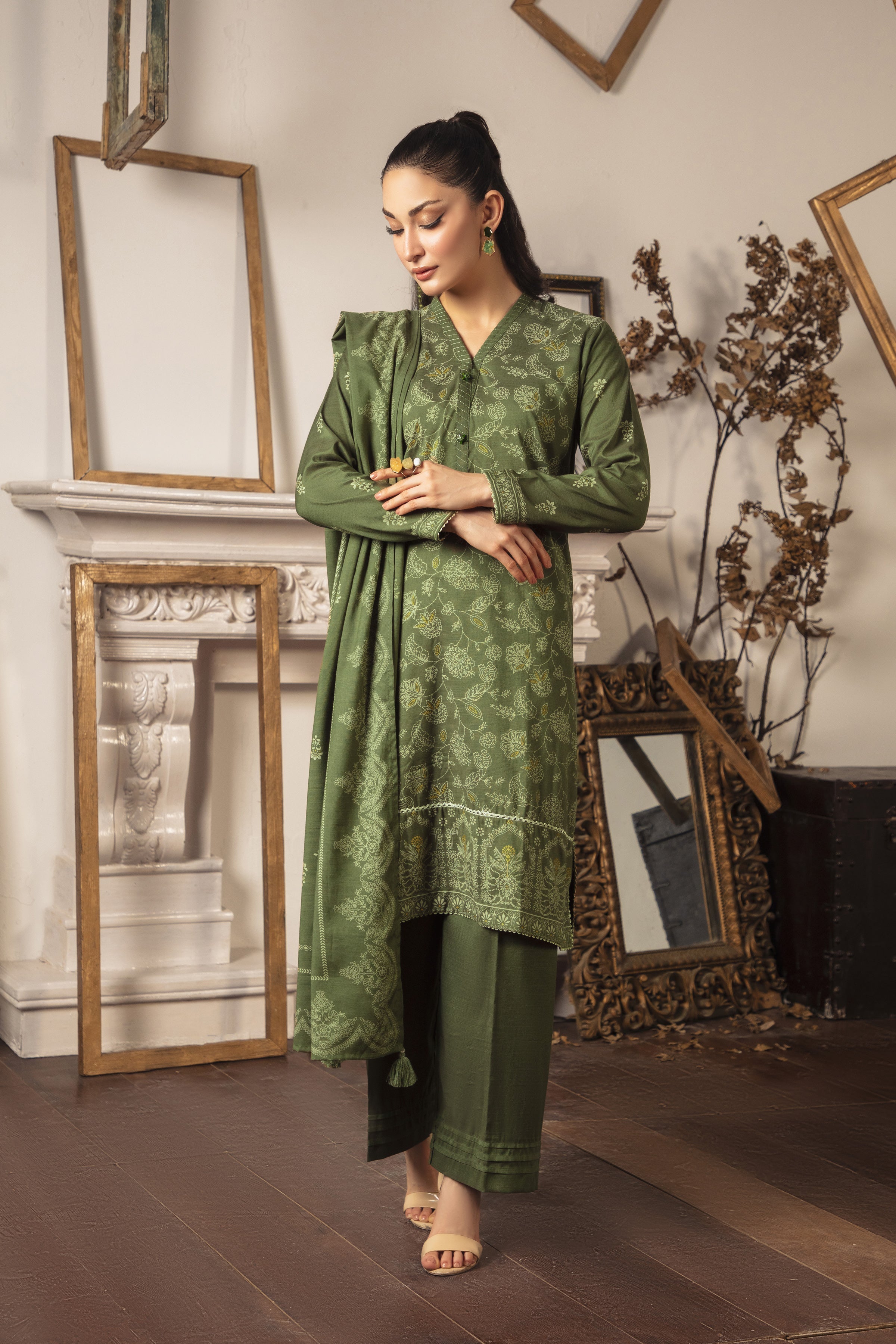 LSM | Winter Marina 25 | 0006-C - Official LSM stockist in UK - Sakeena London