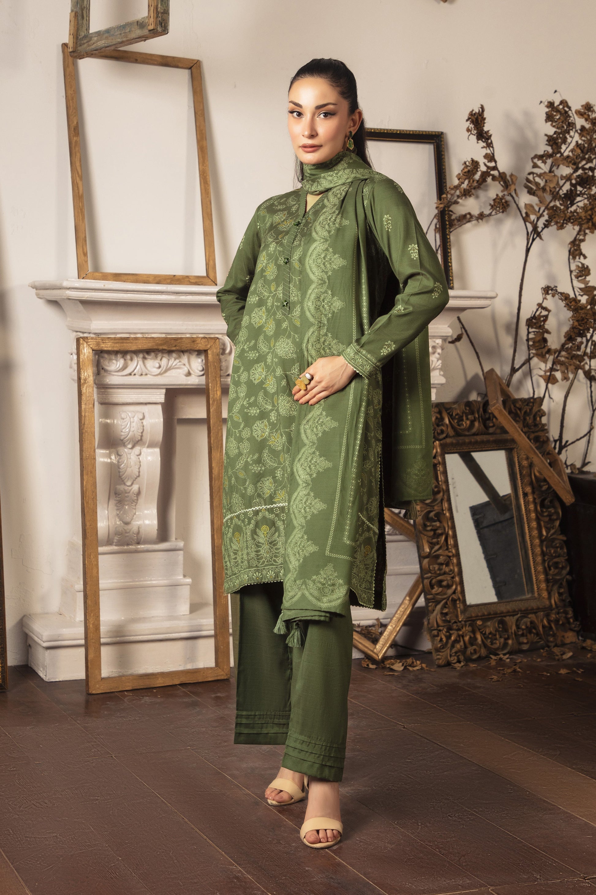 LSM | Winter Marina 25 | 0006-C - Official LSM stockist in UK - Sakeena London