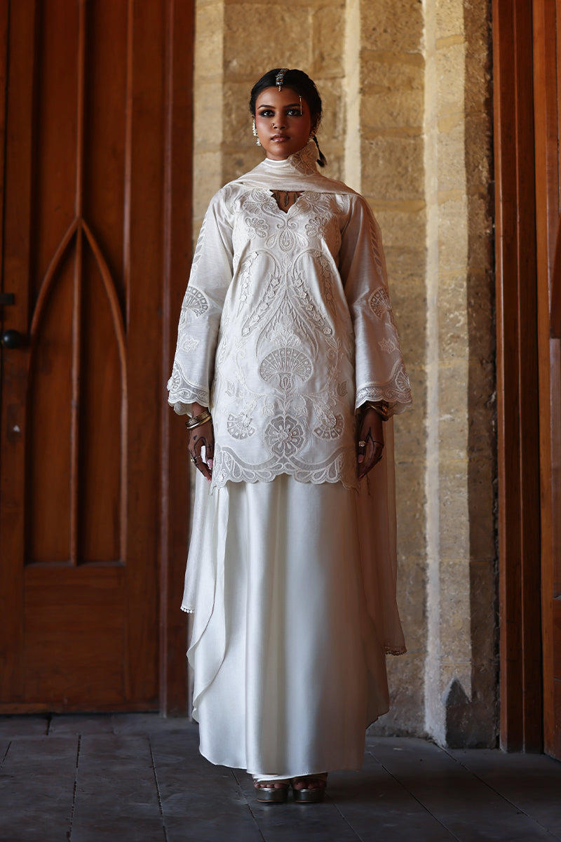 Wardha Saleem | Aari Collection 26 | Champa by Wardha Saleem – Pakistani designer wear