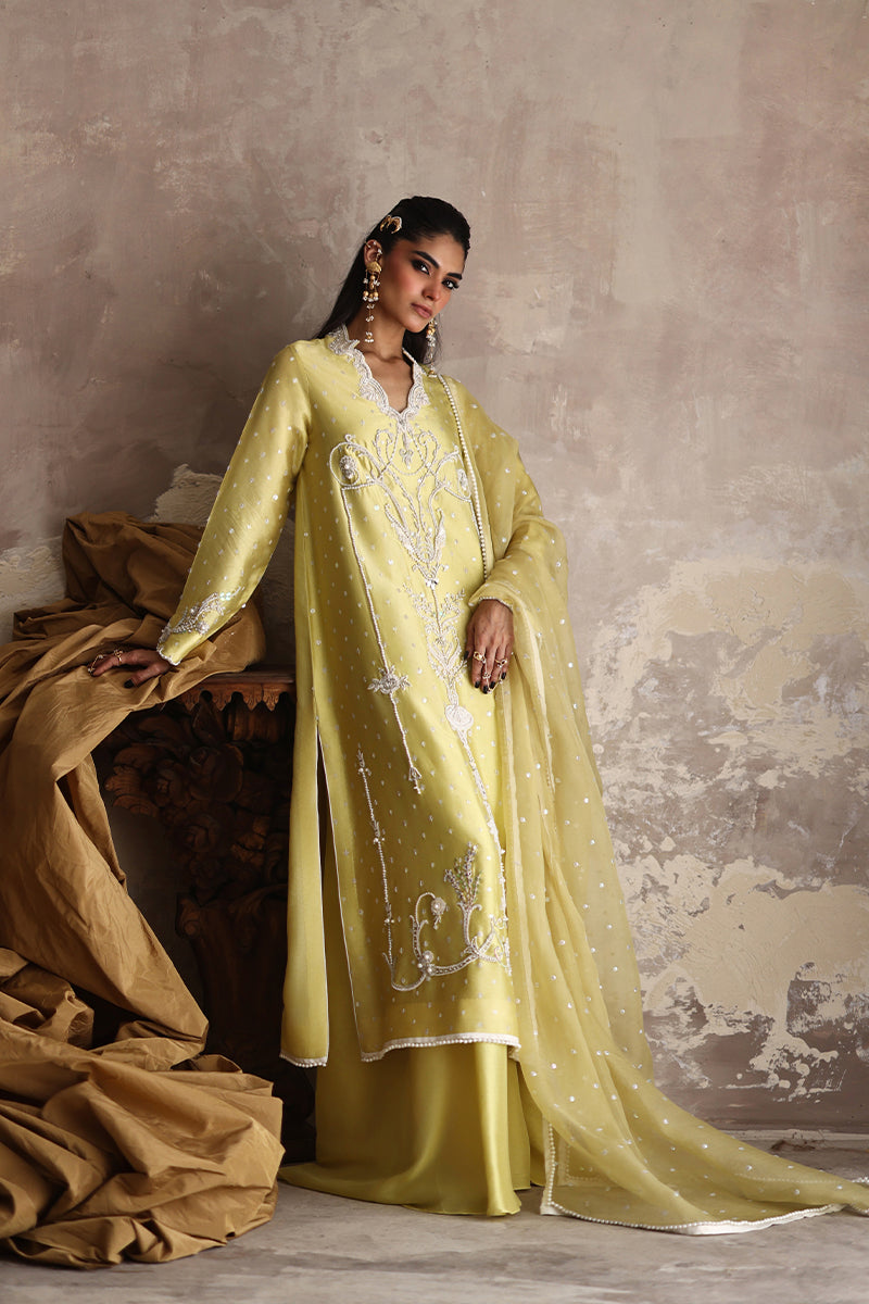 Wardha Saleem | Layla Formals 25 | Azali