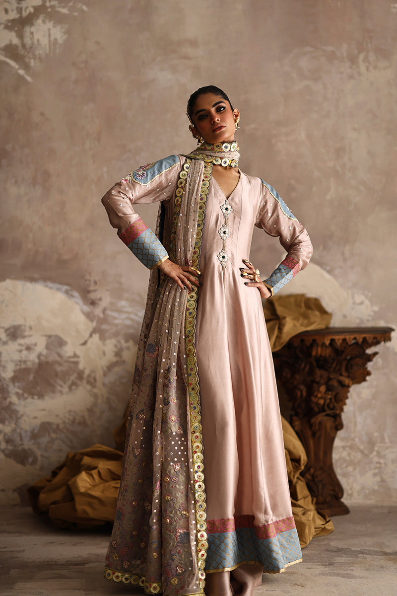 Wardha Saleem | Layla Formals 25 | Gulbagh