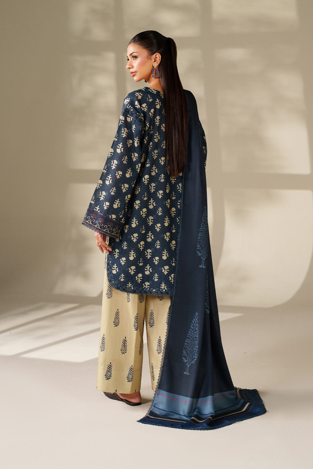Iznik | Winter Chapter 25 | UE-560 Printed Khaddar - Official Iznik stockist in UK - Sakeena London