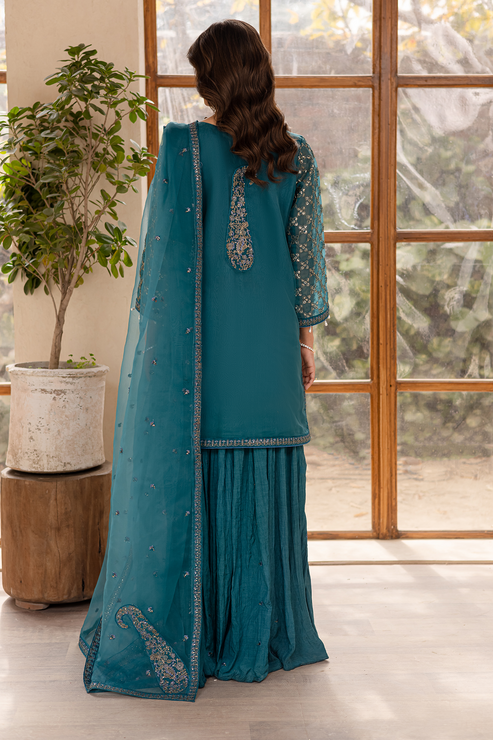Emaan Adeel | Noore Festive Formals | MEHRIN - Official Emaan Adeel stockist in UK - Sakeena London