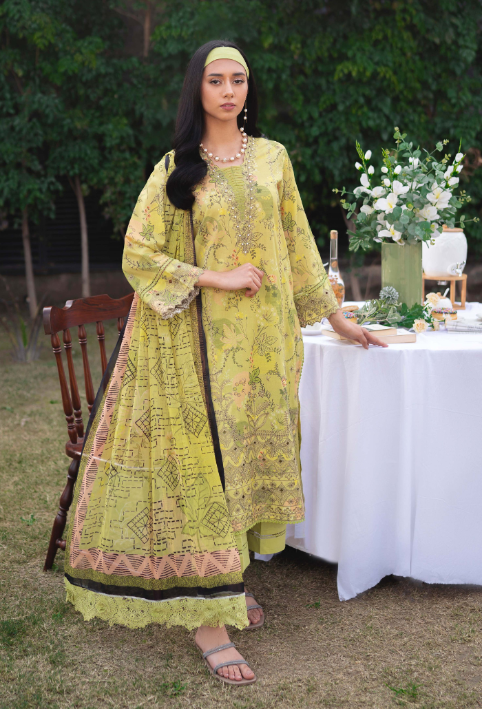 Humdum | Gardenia Lawn 24 | Printkari Lawn PLG 09 - Official HumDum stockist in UK - Sakeena London