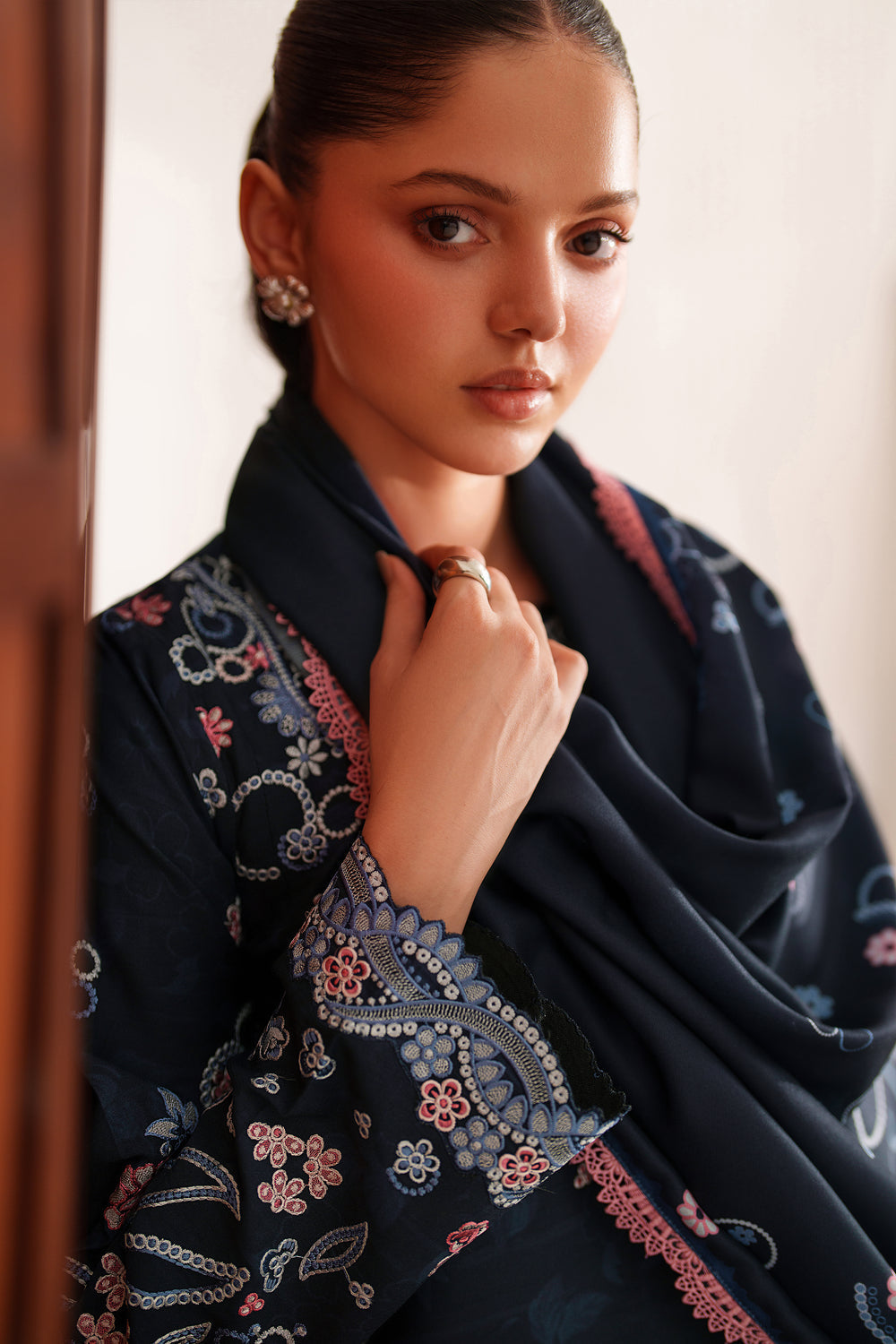 Farasha | Meline Premium Viscose 25 | Night Oak - Official Farasha stockist in UK - Sakeena London