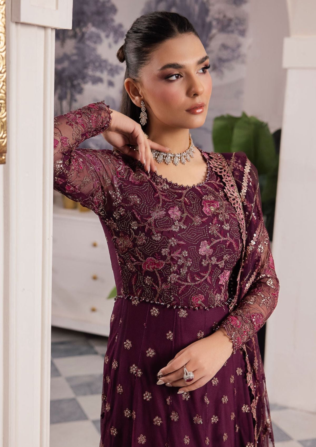 Formal Collection - Iznik - Chinon - ICC#37 - Aida