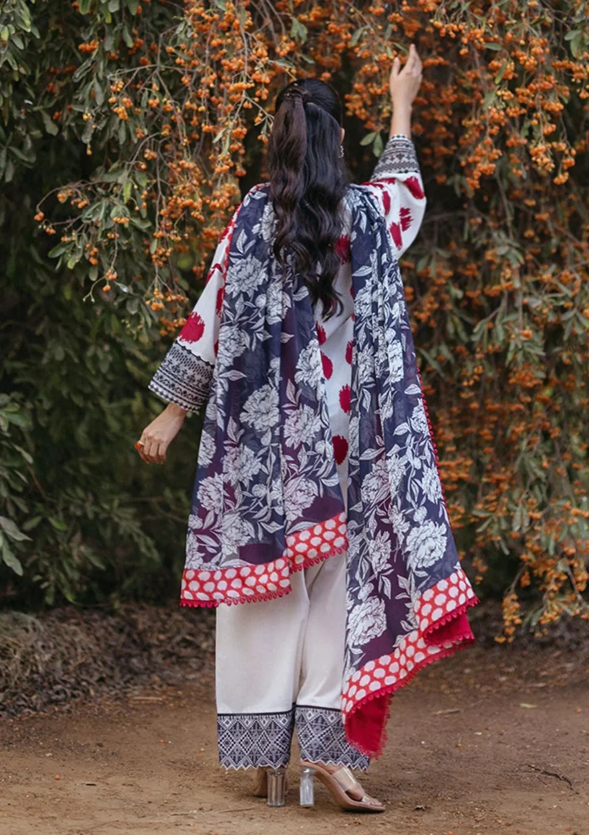 Lawn Collection - Zainab Chottani - Tahra Lawn 24 - ZCT24#10A