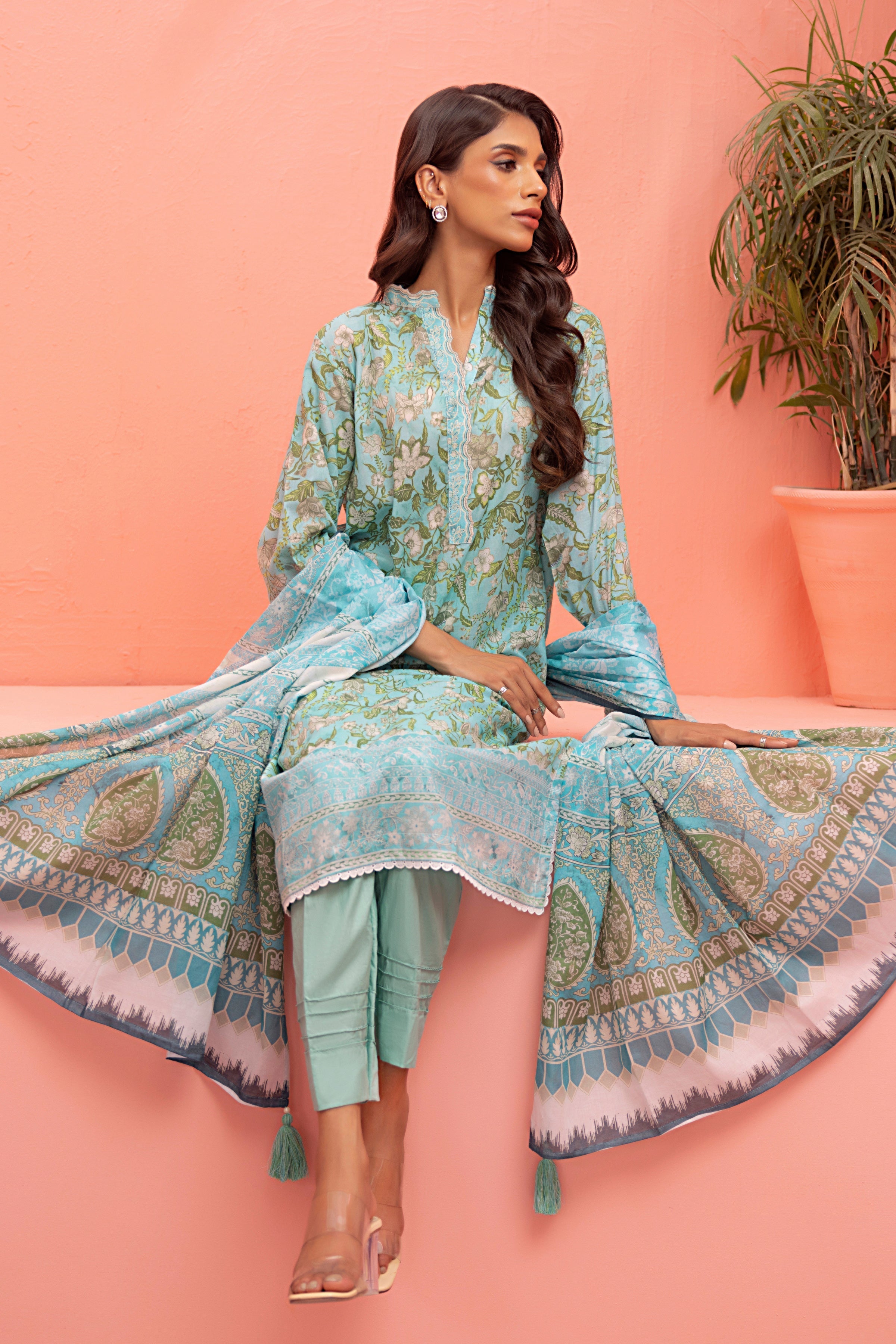 LSM | Winter Marina 24 | 0136 - Official LSM stockist in UK - Sakeena London