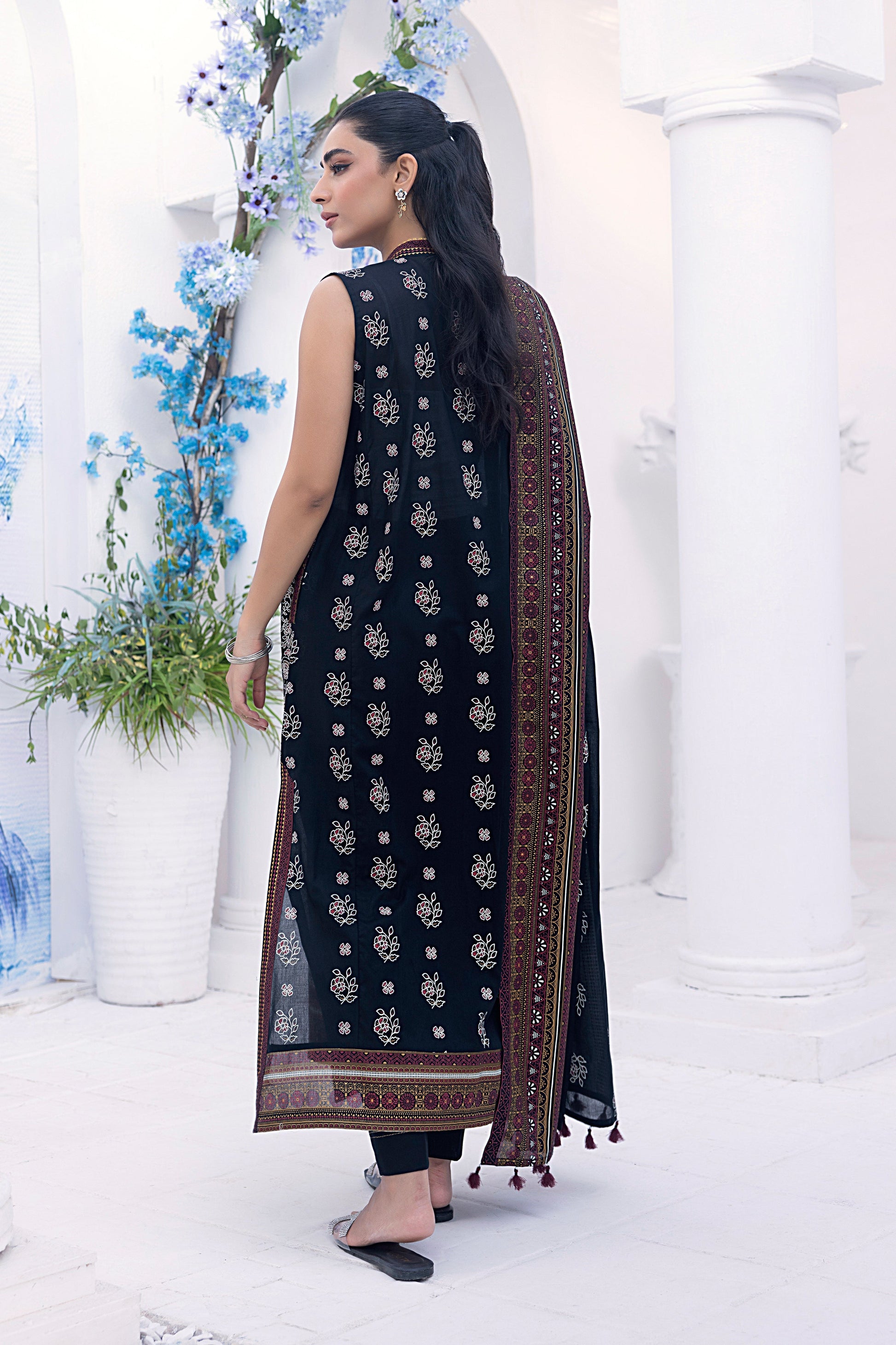 LSM | Winter Marina 24 | 0001-D - Official LSM stockist in UK - Sakeena London