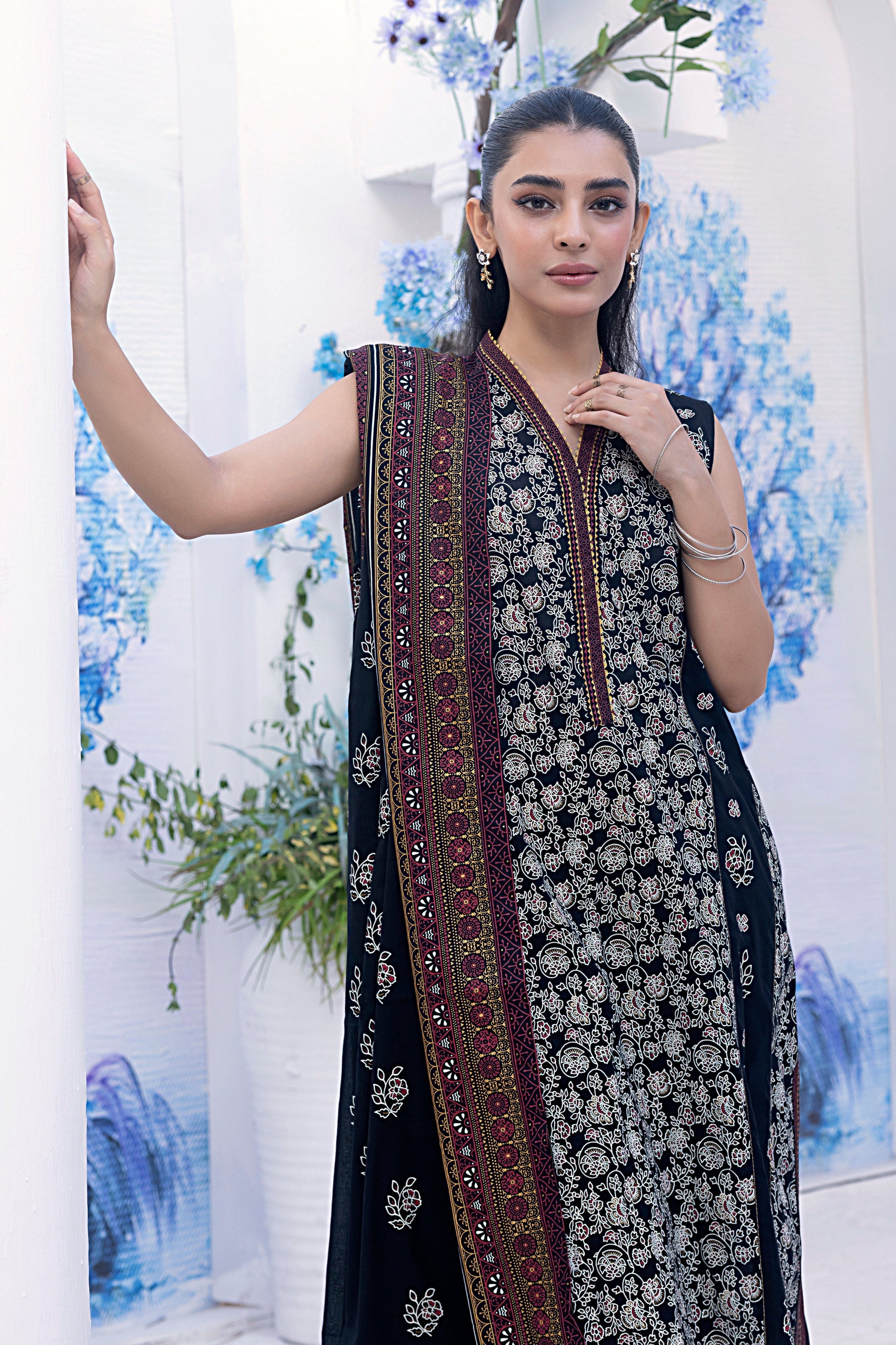 LSM | Winter Marina 24 | 0001-D - Official LSM stockist in UK - Sakeena London