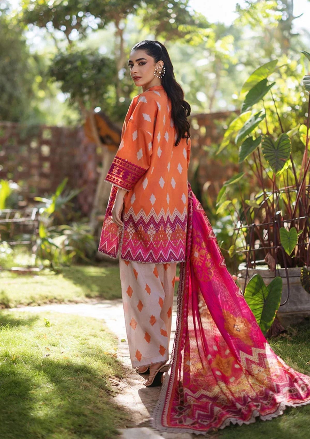 Lawn Collection - Zainab Chottani - Tahra Lawn 24 - ZCT24#8B