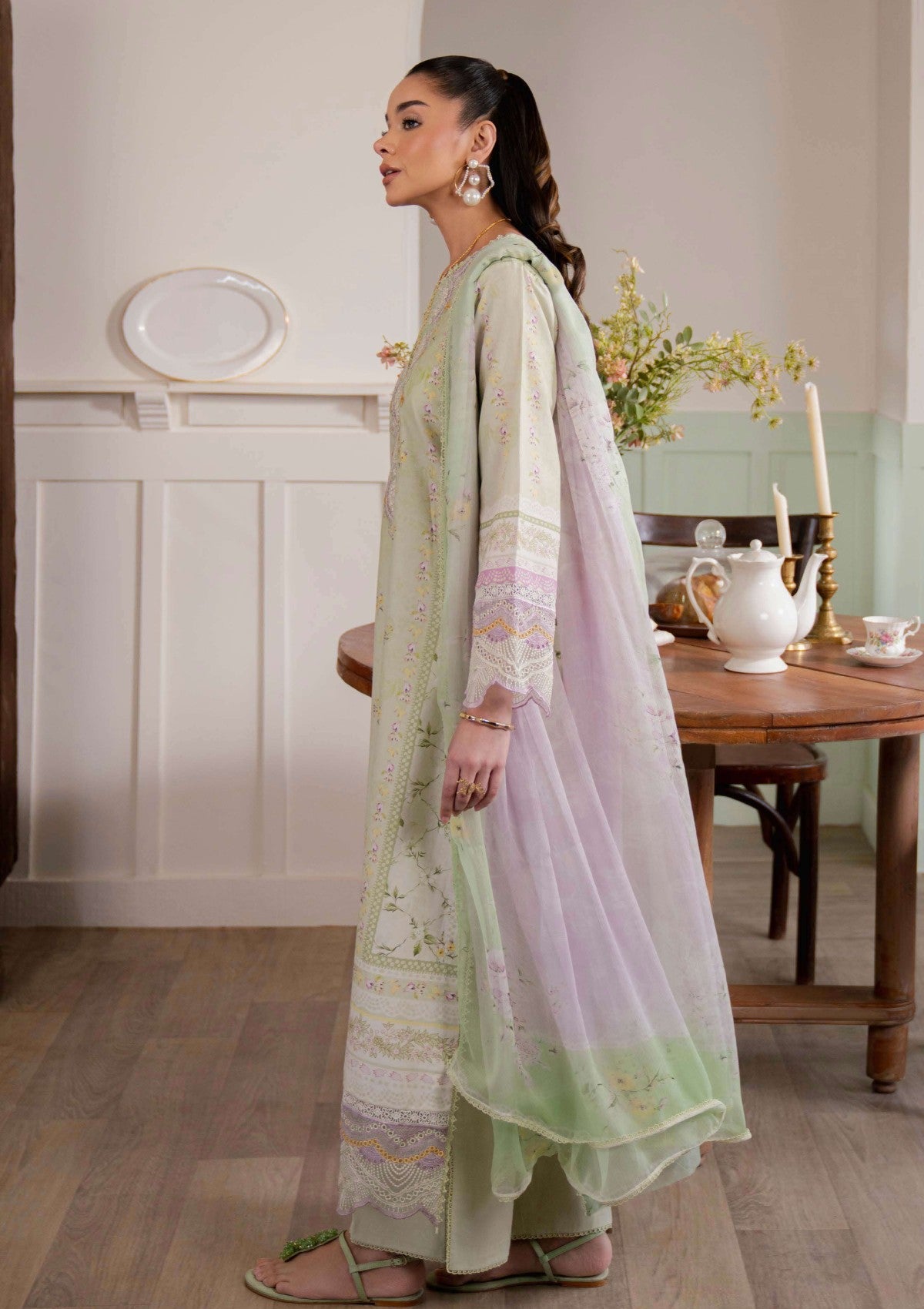 Lawn - Neeshay - Summer Lines 25 - Vol II - SPRING FERN