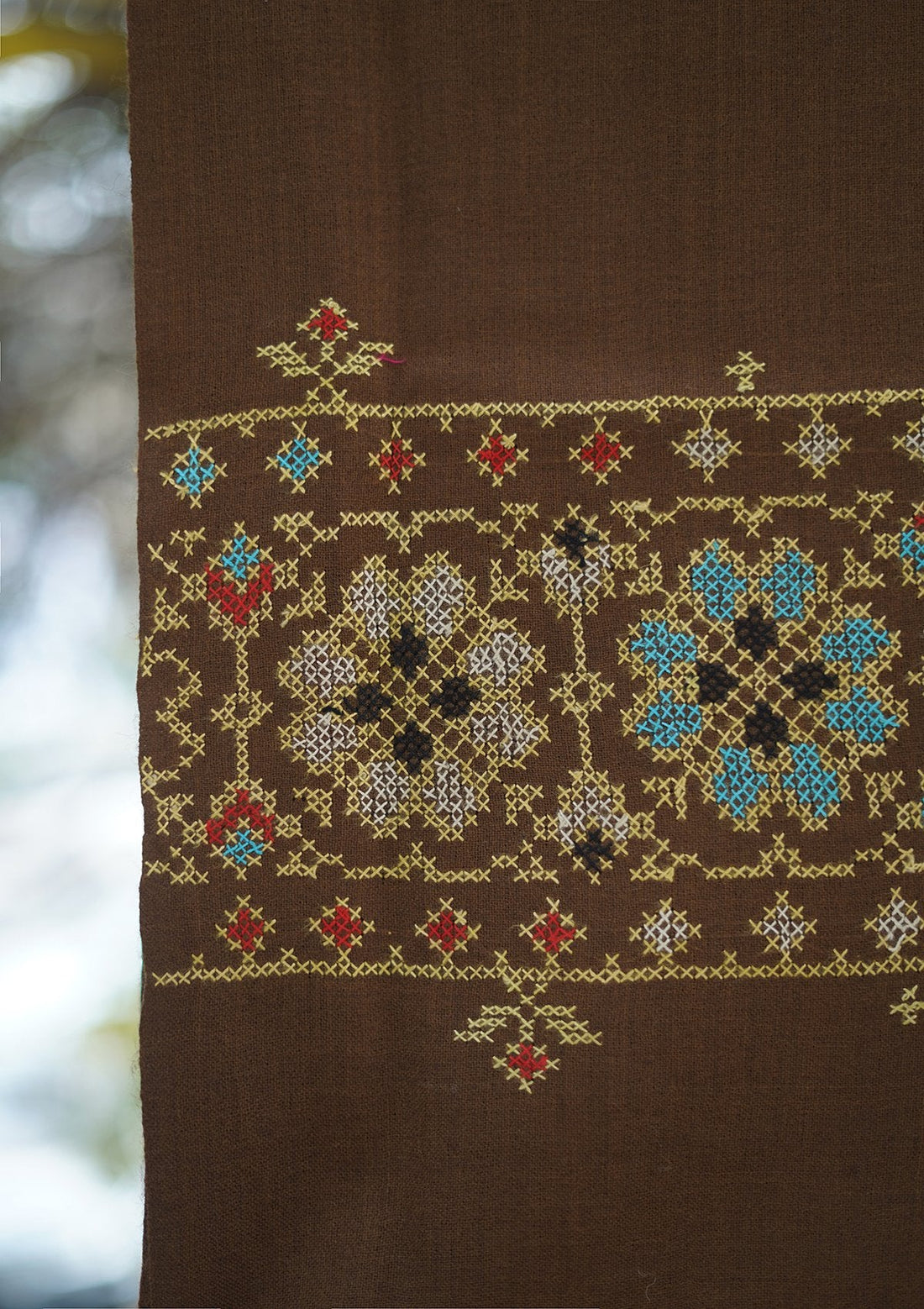 Wool Needle Work Shawl D - 42F - BROWN
