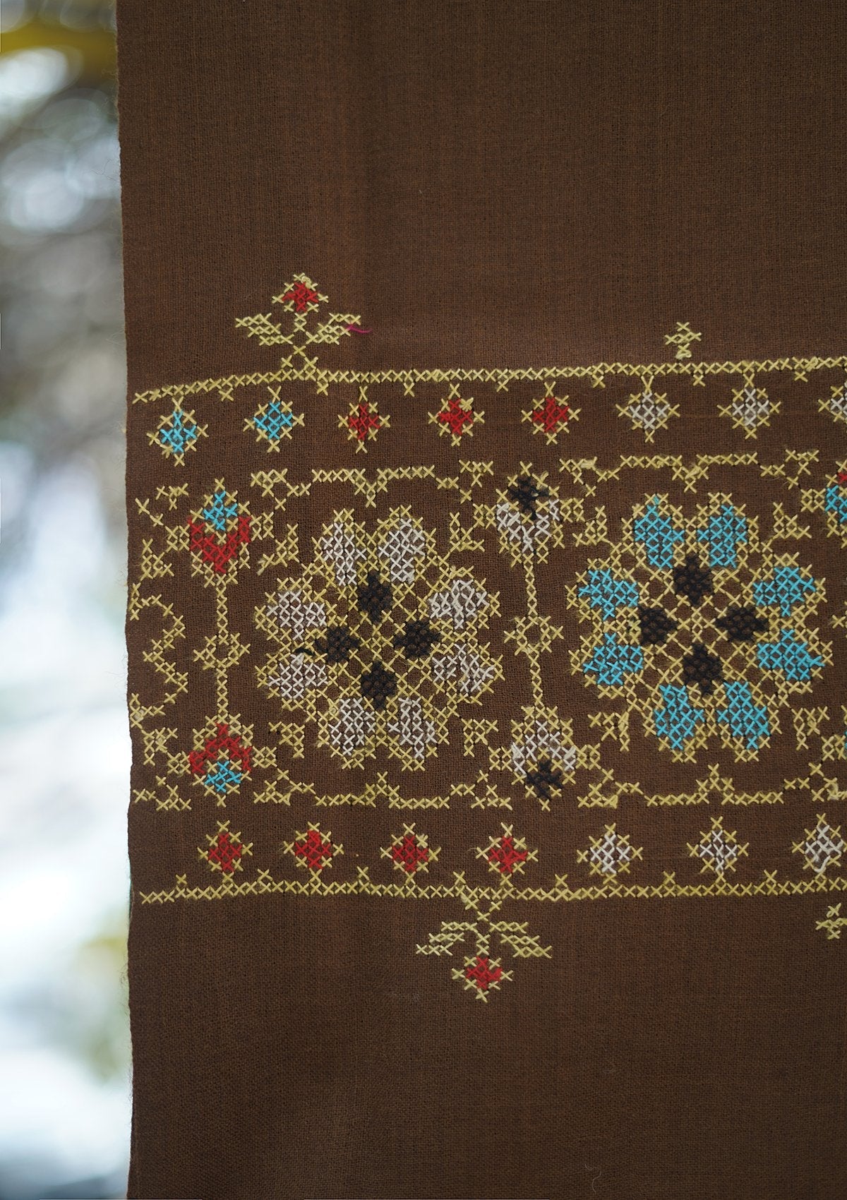 Wool Needle Work Shawl D - 42F - BROWN
