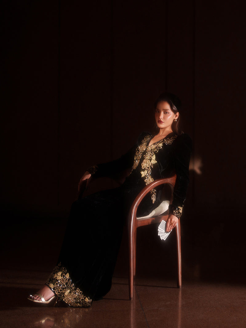 Caia | Luxury Velvet Edit 25 | Eclipse