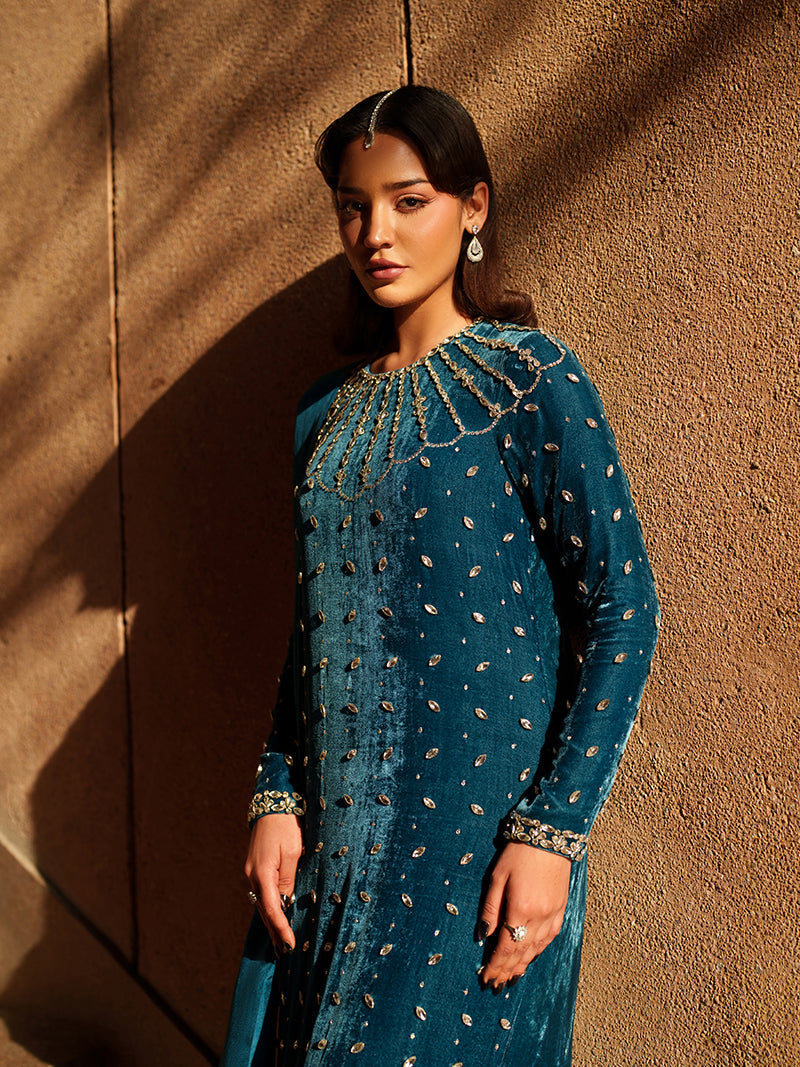 Caia | Luxury Velvet Edit 25 | Nora (Blue)