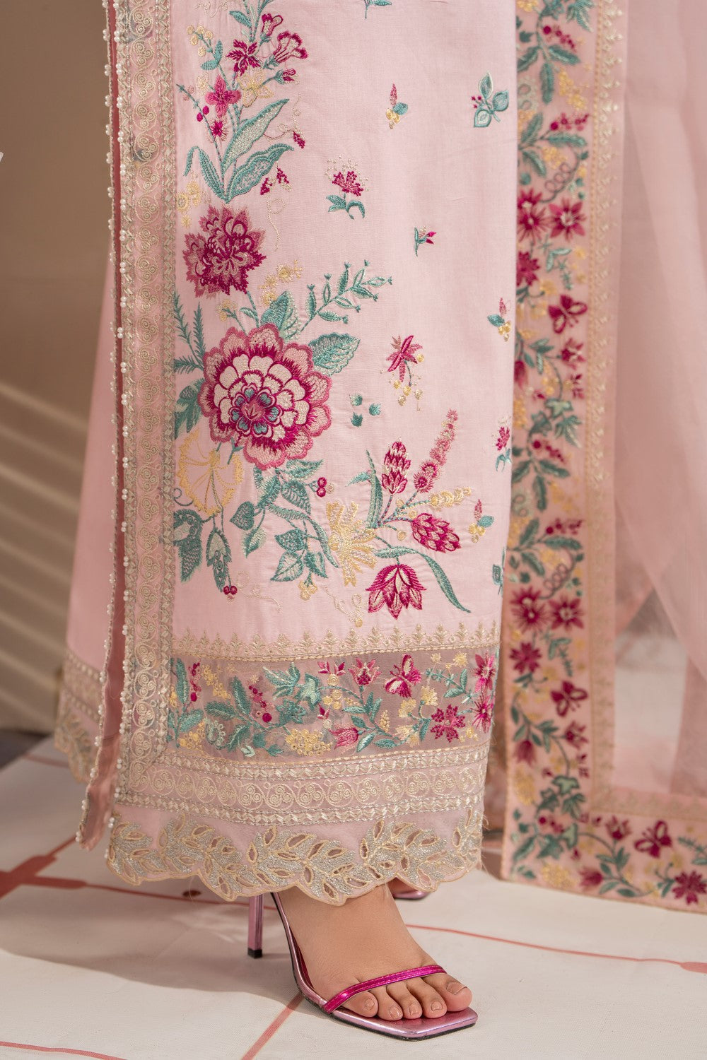 Maryum N Maria | Luxury Lawn 25 | ARNINA - MS50112 - Official Maryum N Maria stockist in UK - Sakeena London