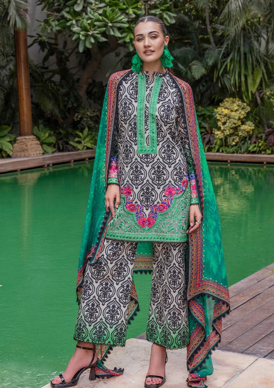 Lawn - Zainab Chottani - Tahra - Volume 2 - Tia