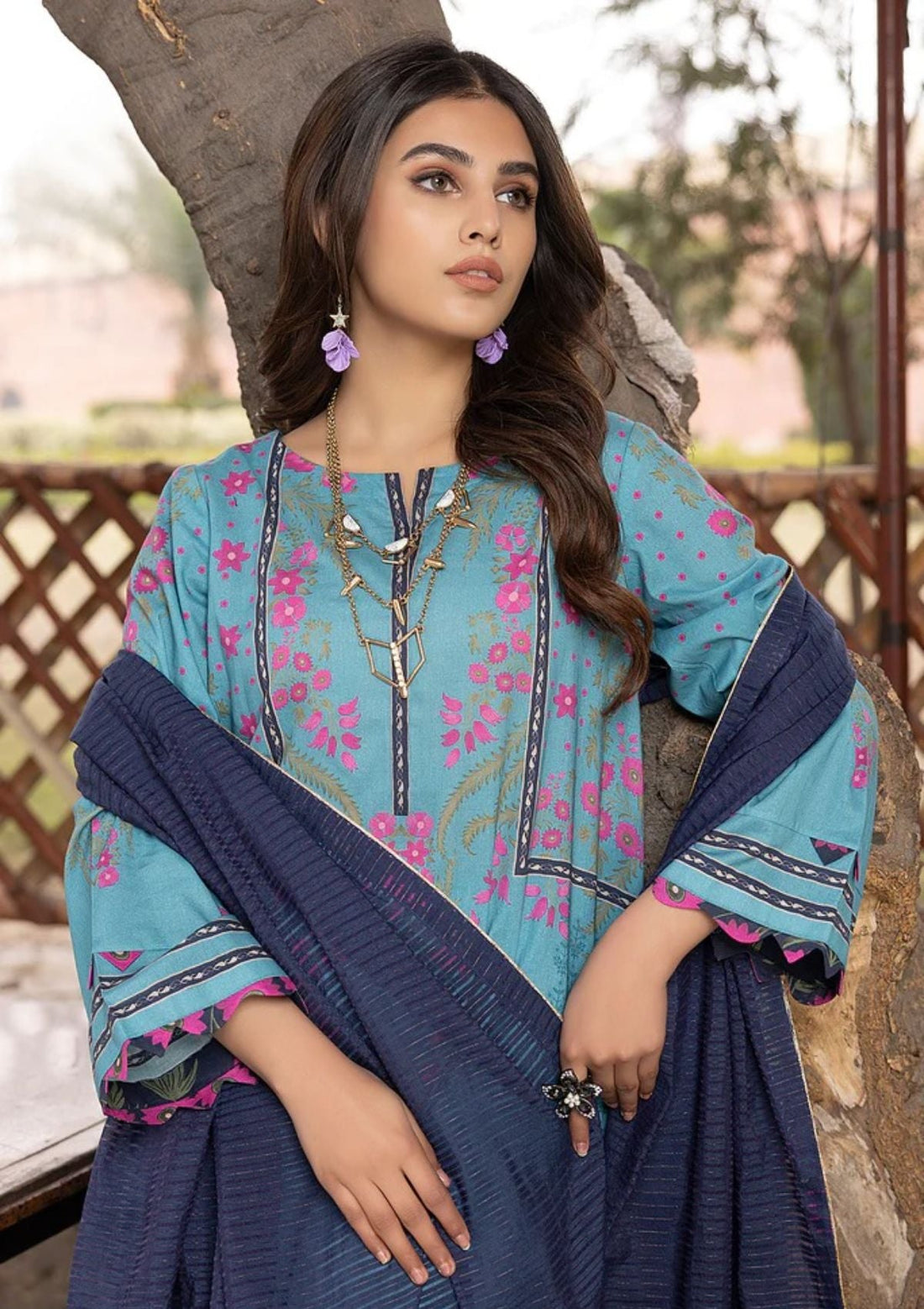 Lawn Collection - Charizma - Beyond Casuals - Melody - V01 - CPE#10