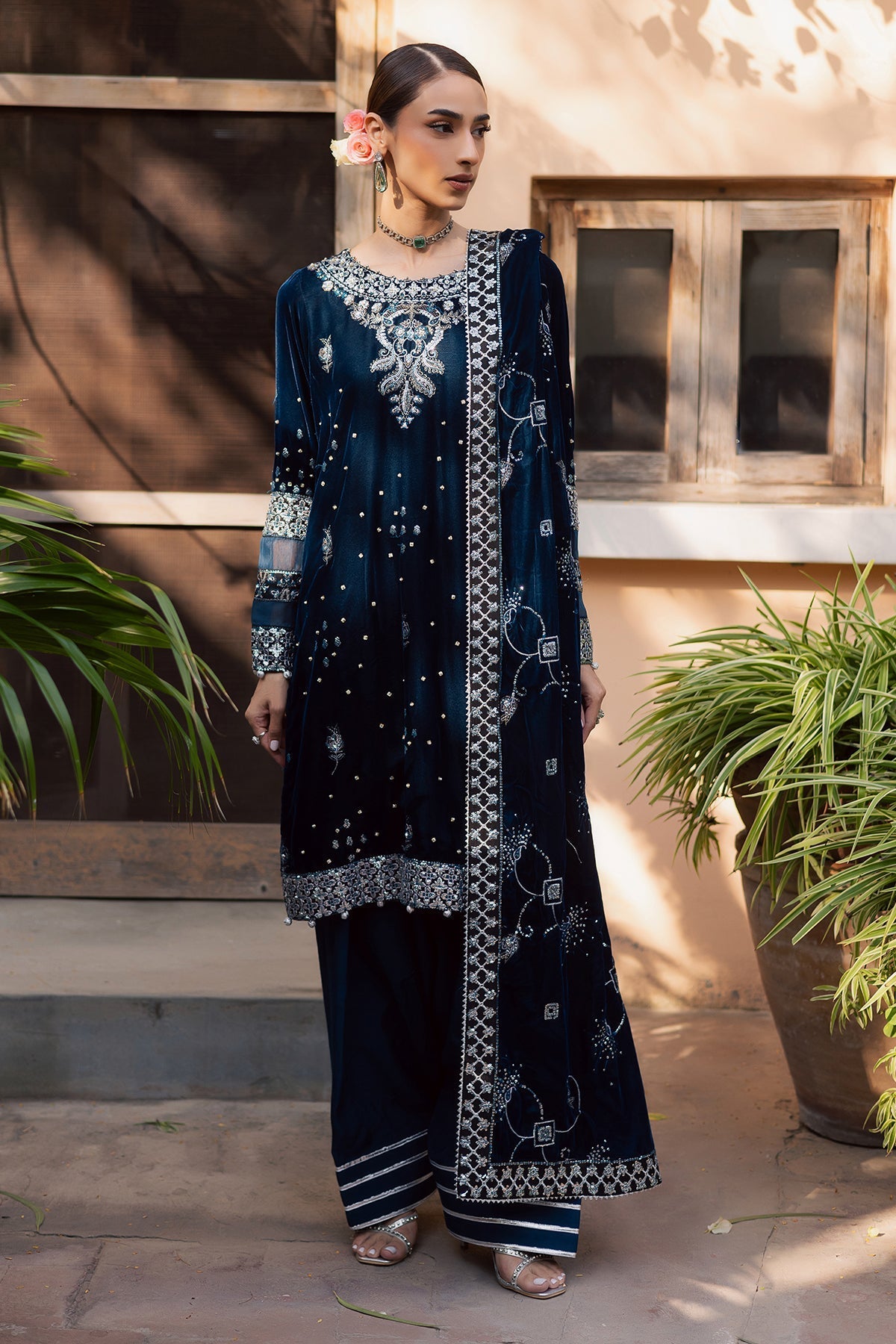 Nureh | Maya Velvet | NW-114 - Official Nureh stockist in UK - Sakeena London