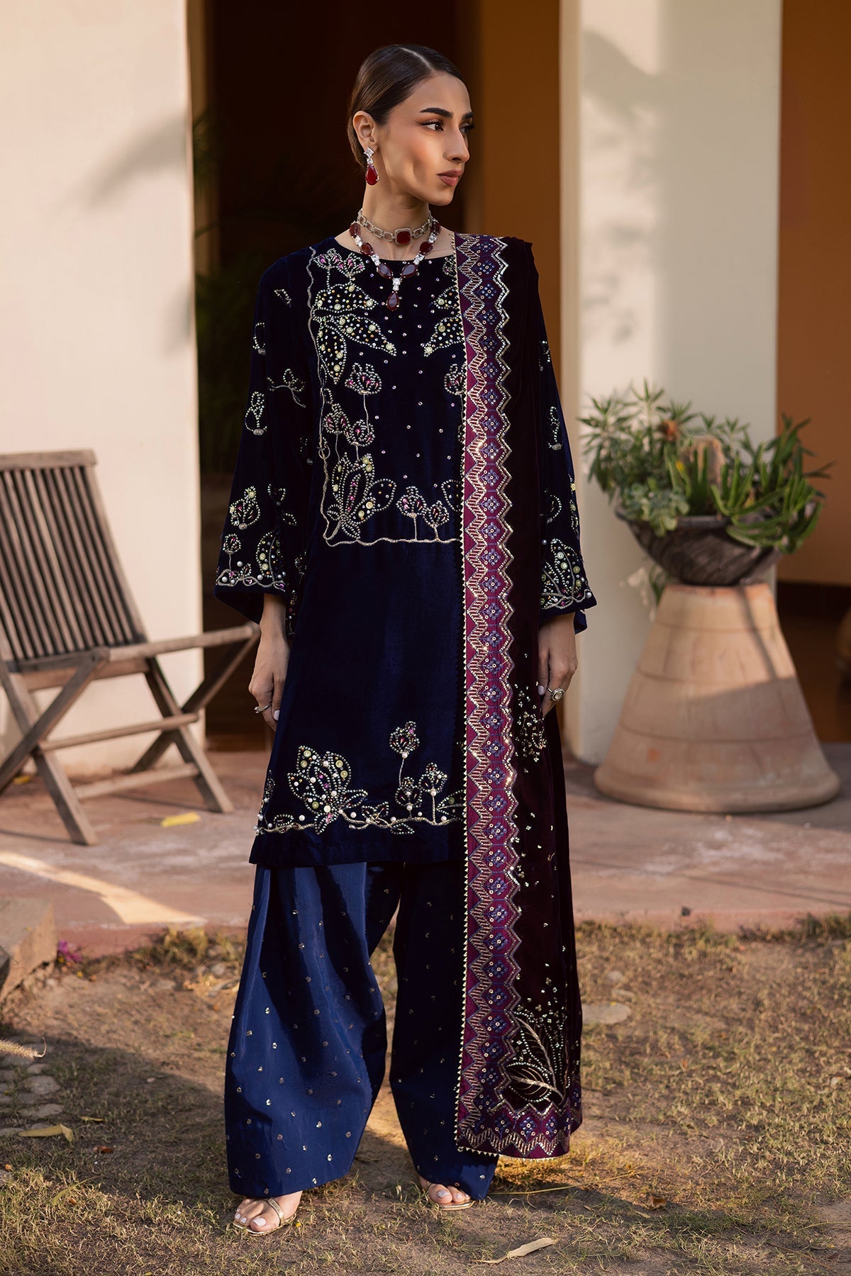 Nureh | Maya Velvet | NW-116 - Official Nureh stockist in UK - Sakeena London
