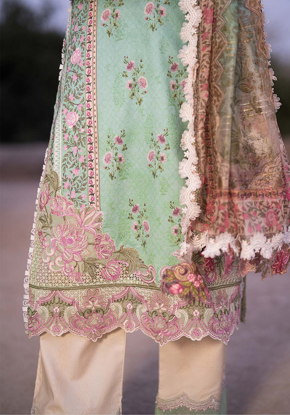 Zarqash | Luxe Lawn 26 | ZQL0011