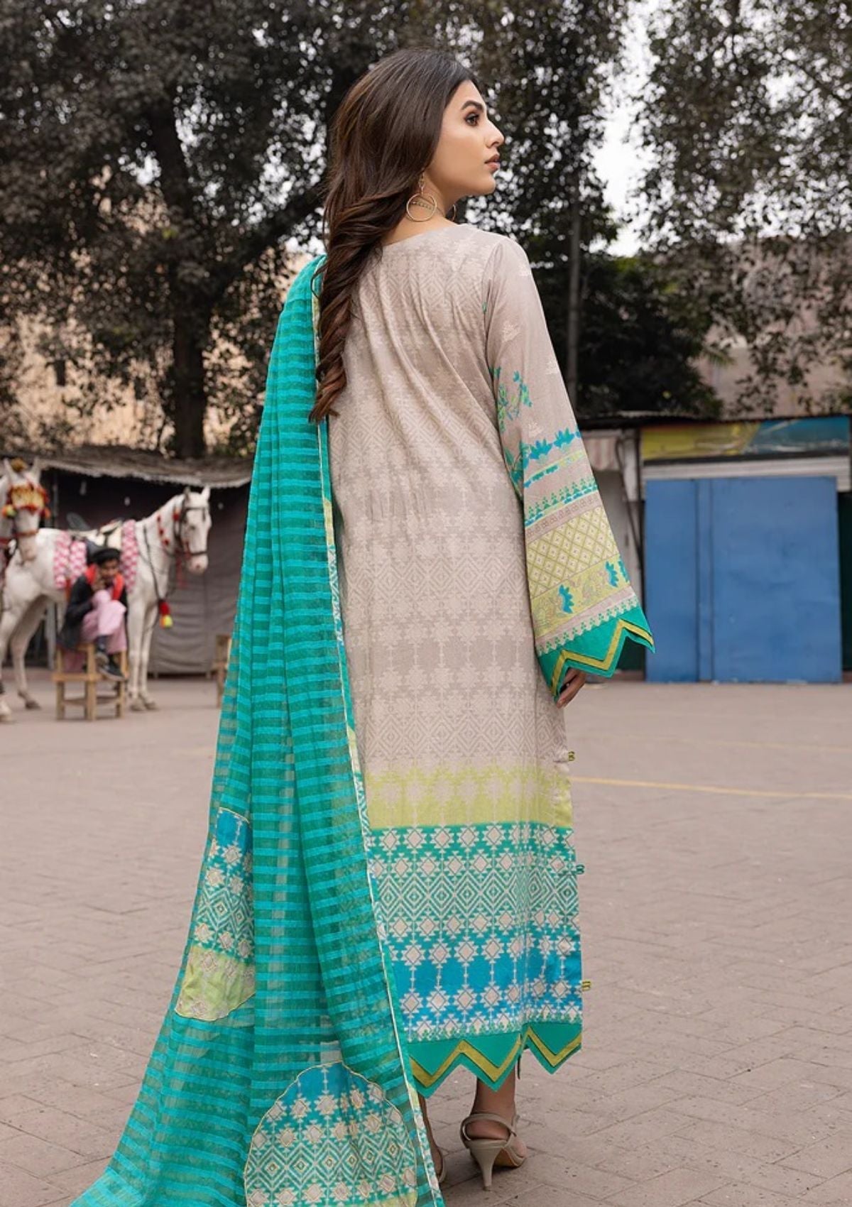 Lawn Collection - Charizma - Beyond Casuals - Melody - V01 - CPE#13