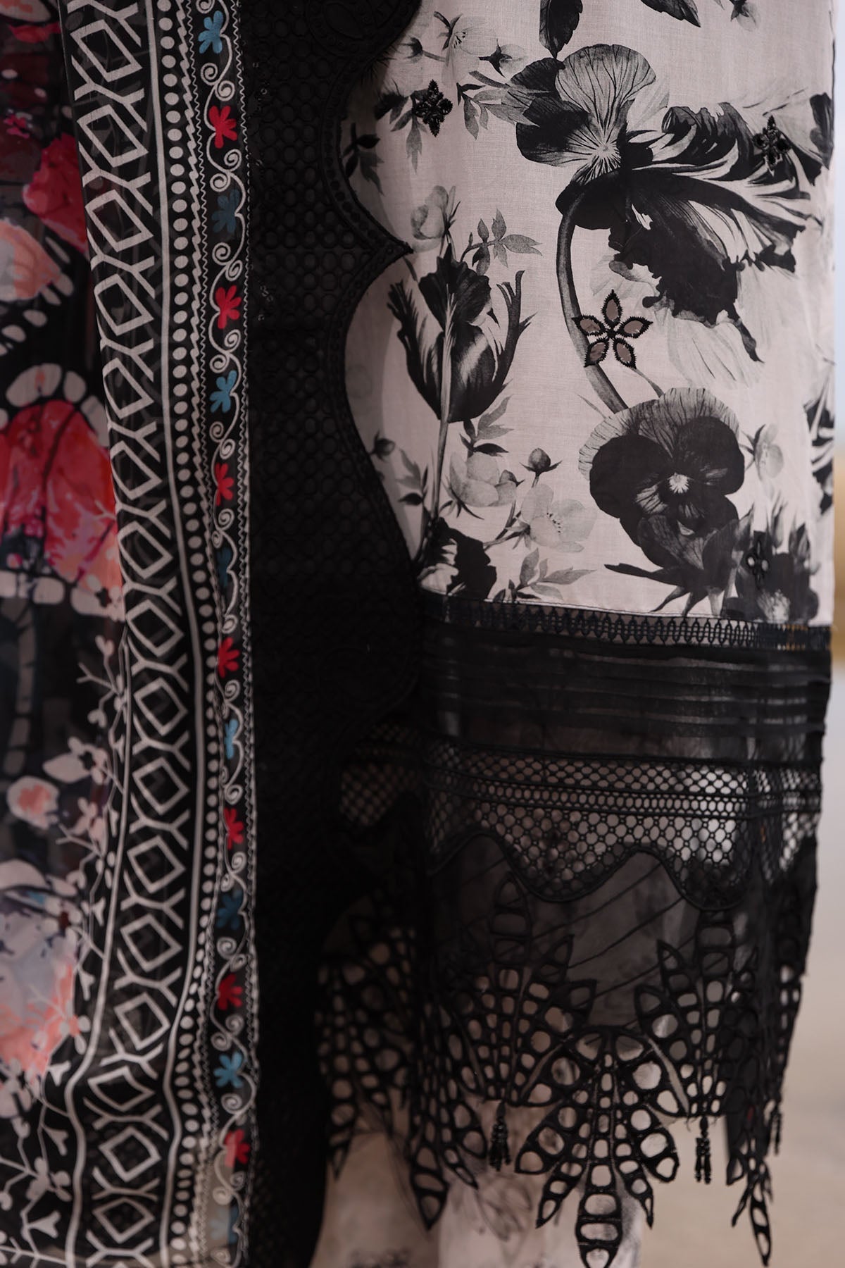 Nureh | Gardenia Embroidered Lawn 25 | NSG-175 - Official Nureh stockist in UK - Sakeena London
