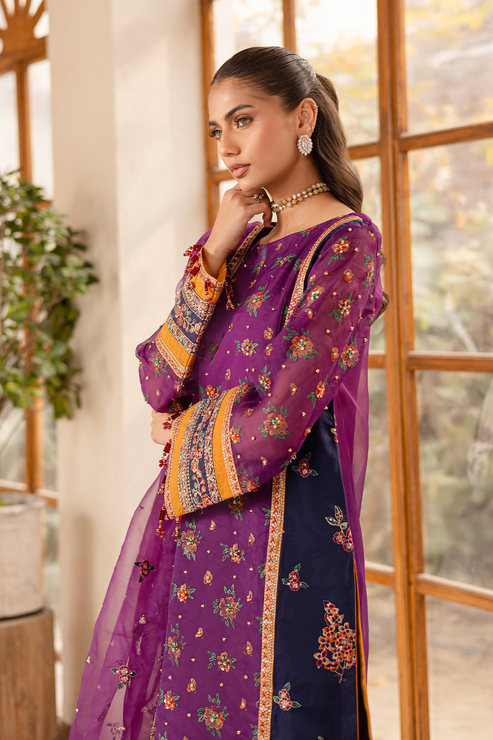 Emaan Adeel | Noore Festive Formals | NAYERA - Official Emaan Adeel stockist in UK - Sakeena London