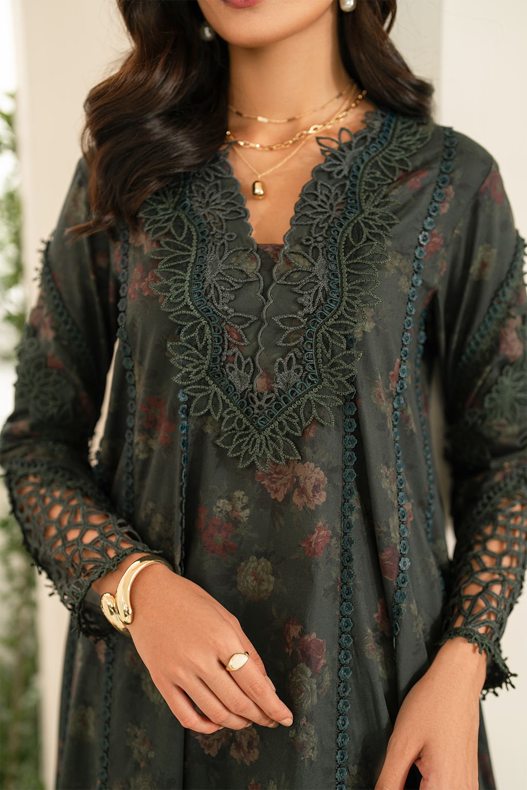 Iznik | Festive Edition | IFE-08 - Official Iznik stockist in UK - Sakeena London